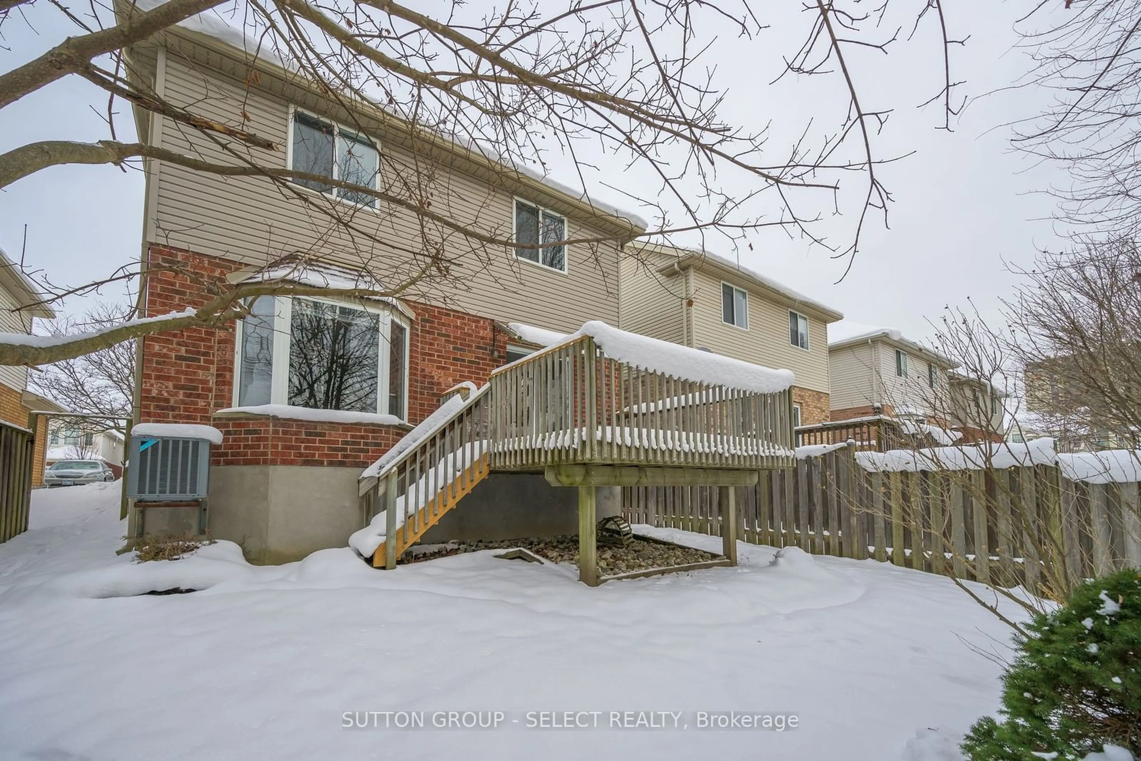 Patio, street for 883 Redoak Ave, London Ontario N6H 5R6