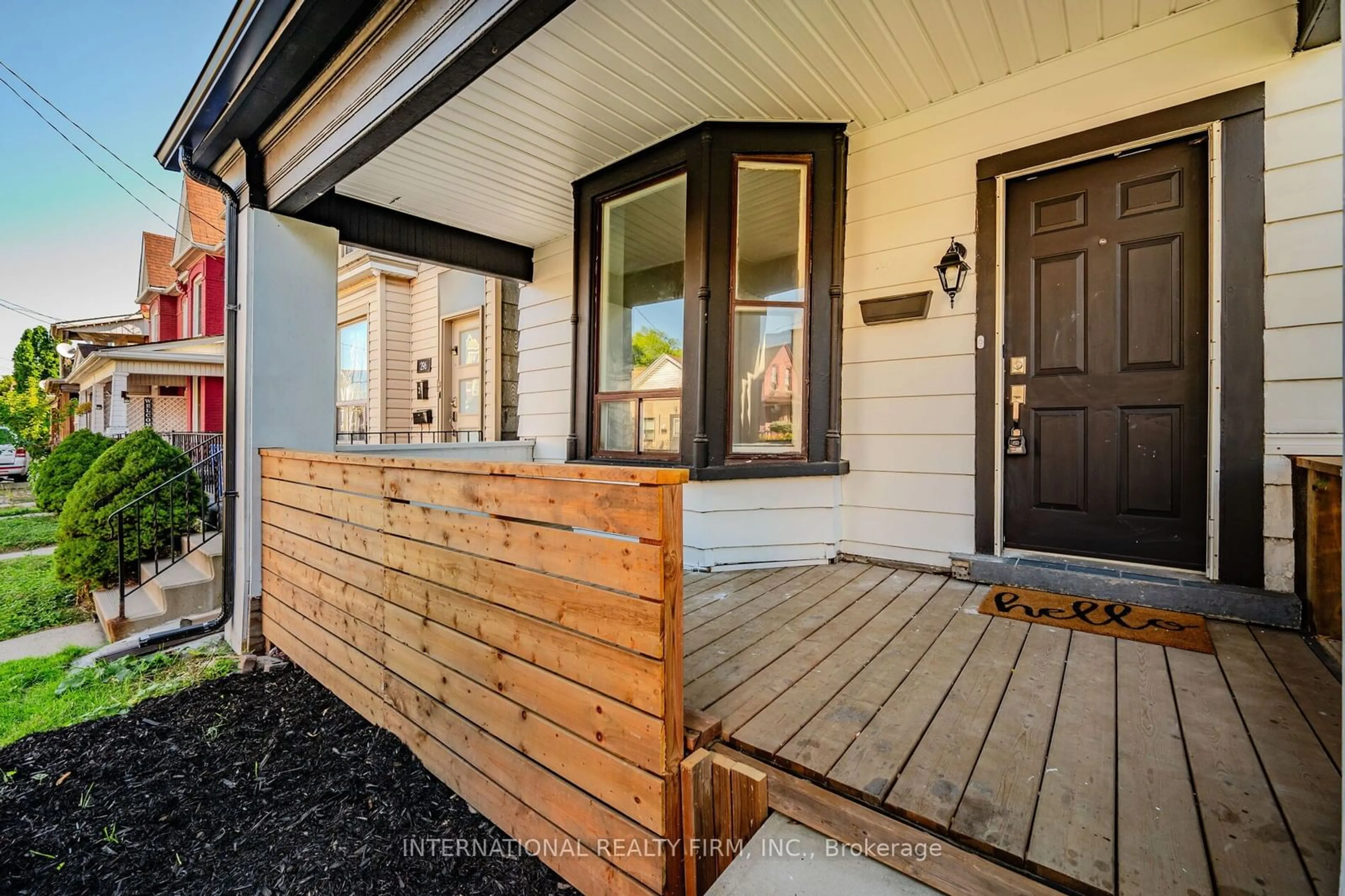 Indoor entryway for 294 Emerald St, Hamilton Ontario L8L 5L3