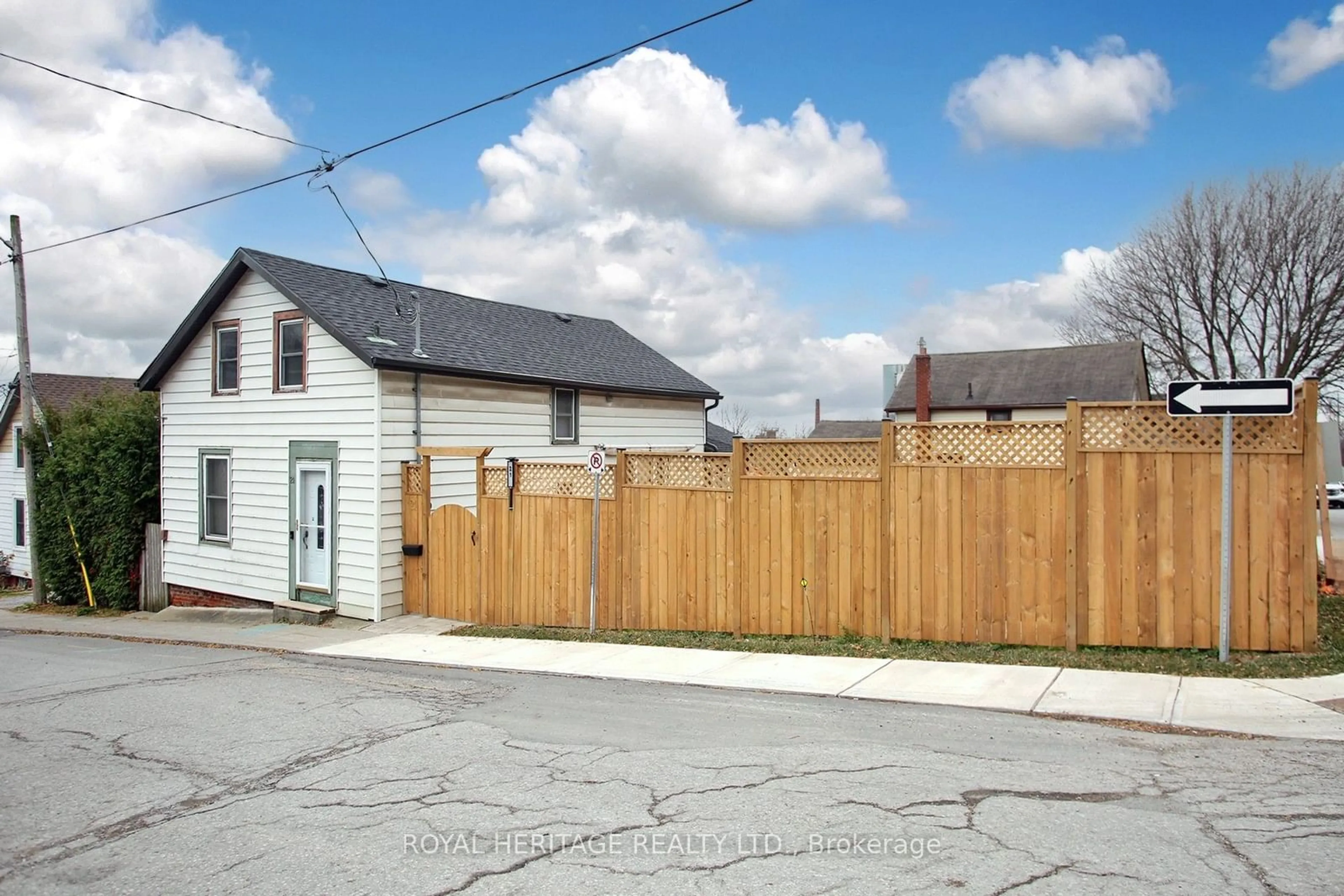 A pic from outside/outdoor area/front of a property/back of a property/a pic from drone, street for 21 Park St, Port Hope Ontario L1A 1B9