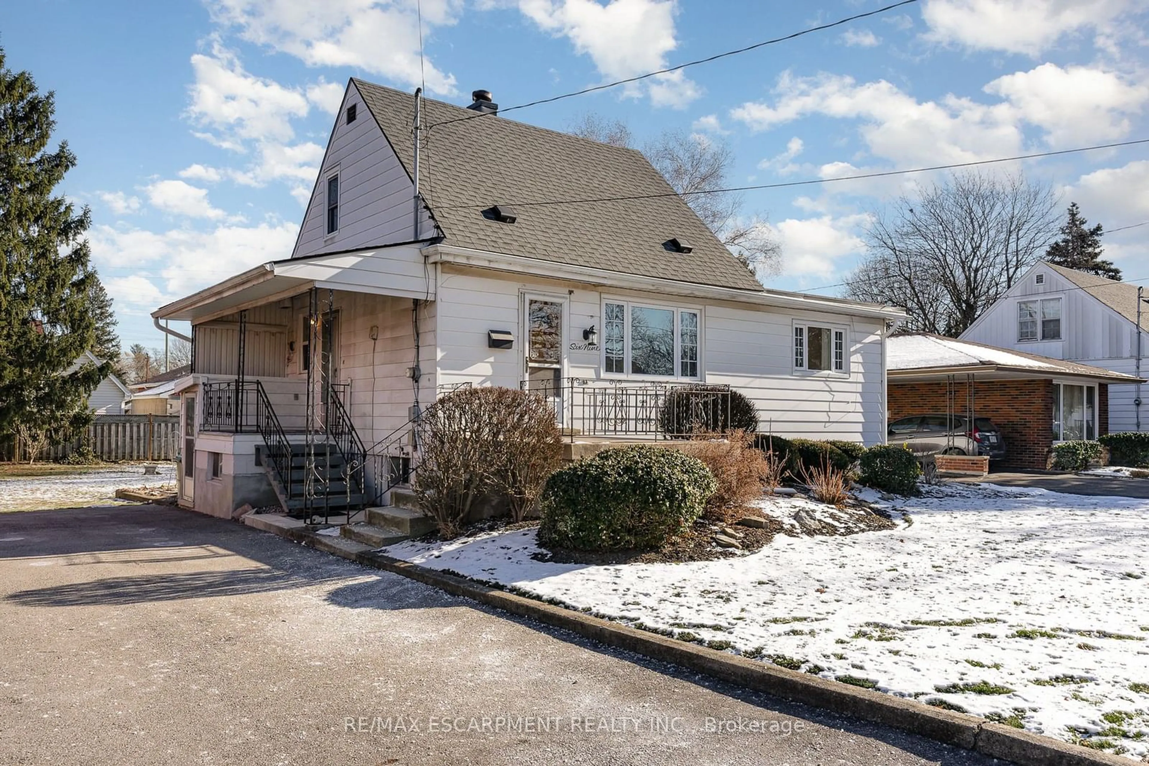 Home with vinyl exterior material, street for 69 Lower Horning Rd, Hamilton Ontario L8S 3E9