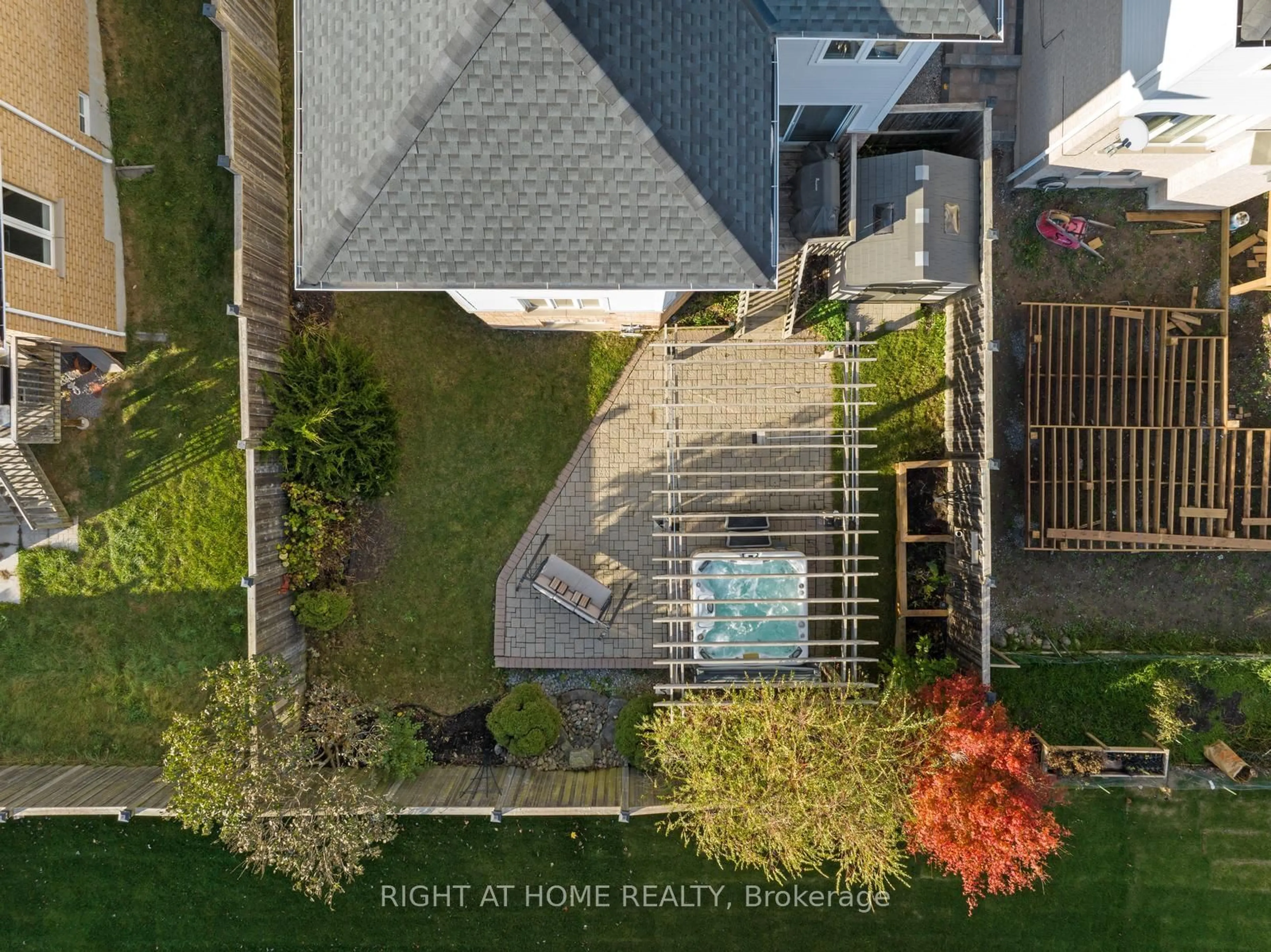 A pic from outside/outdoor area/front of a property/back of a property/a pic from drone, street for 11 Kersey Cres, Clarington Ontario L1E 0A5