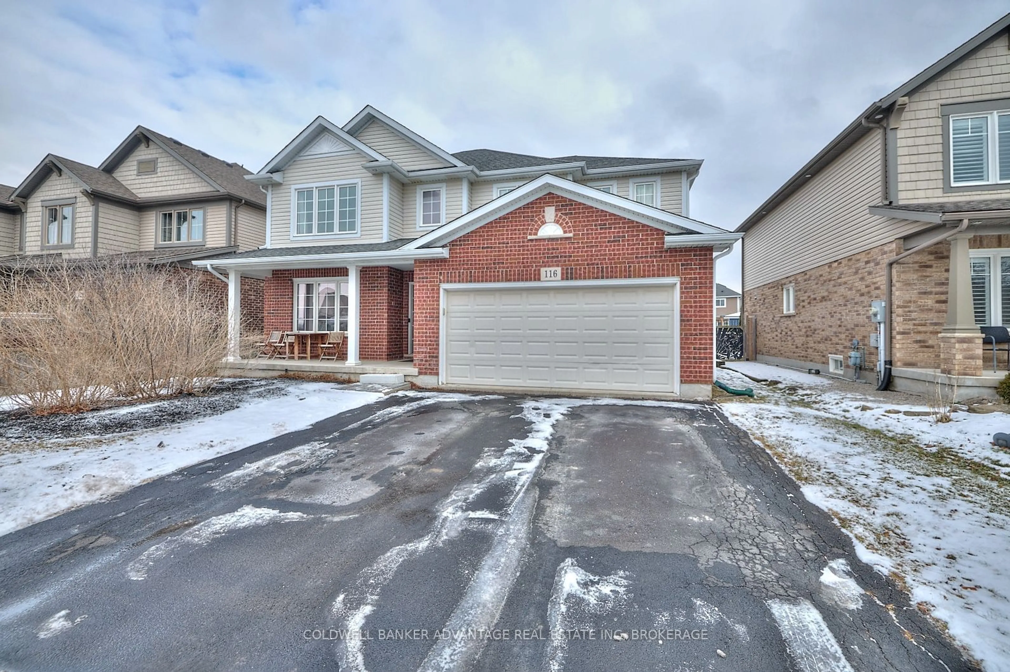 Home with brick exterior material, street for 116 Clare Ave, Welland Ontario L3C 0B7