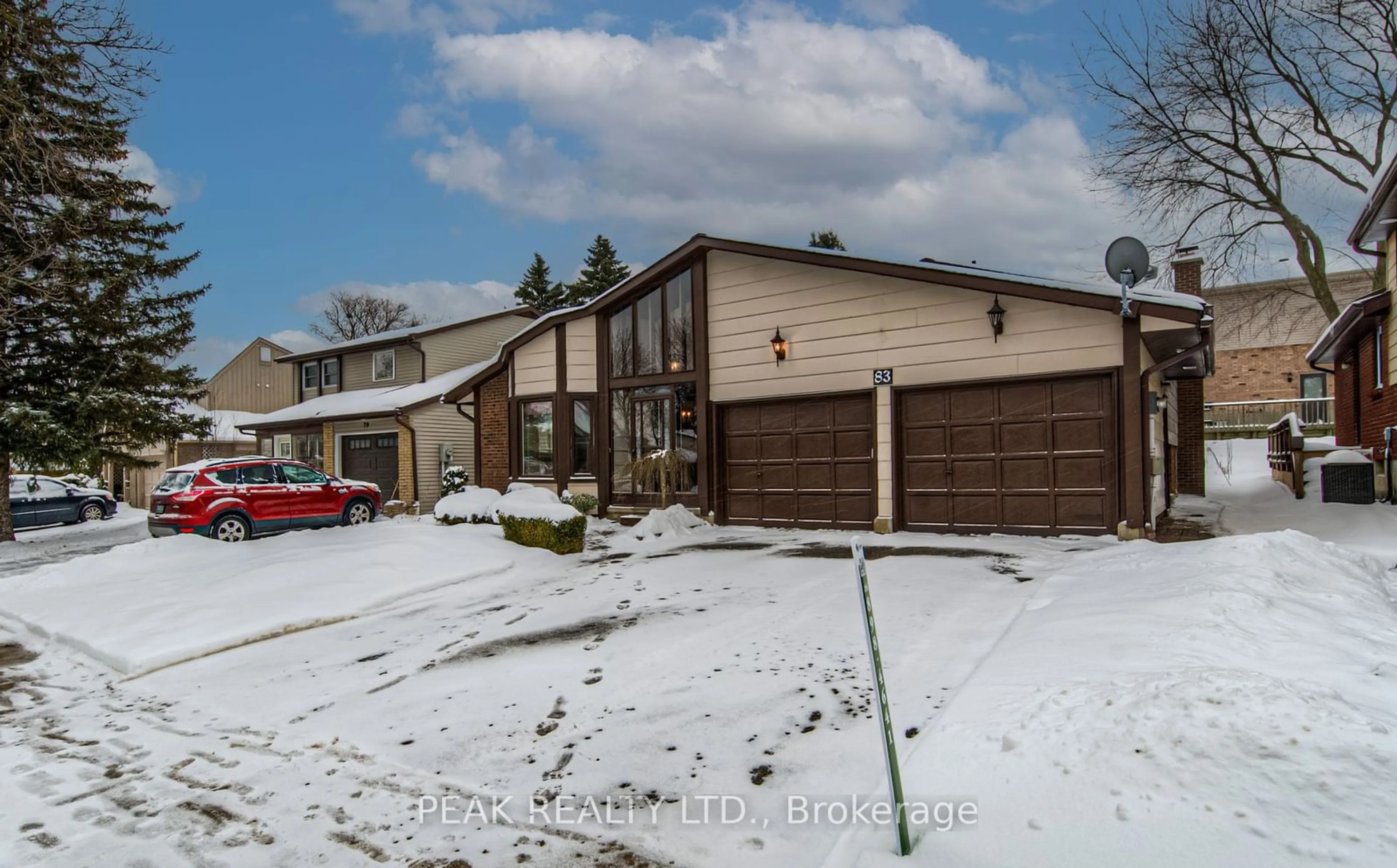 A pic from outside/outdoor area/front of a property/back of a property/a pic from drone, street for 83 Blackwell Dr, Kitchener Ontario N2N 1P4