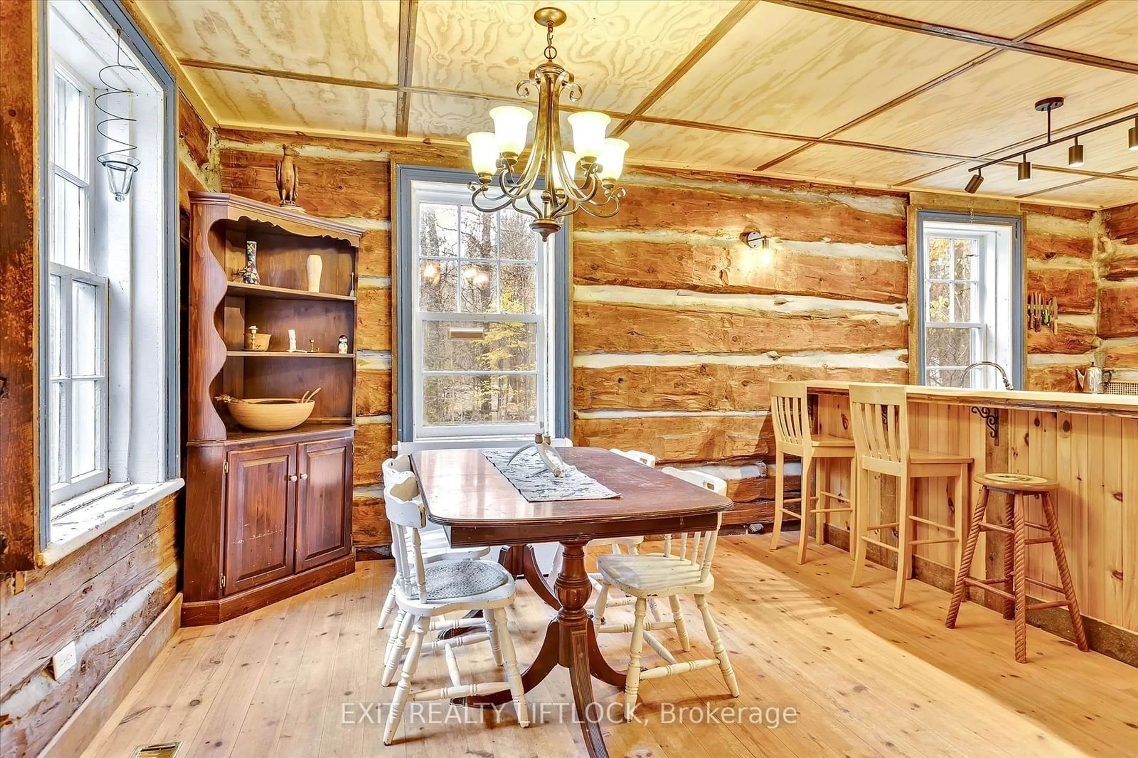 Dining room, wood/laminate floor for 51 Buckhorn Narrows Rd, Galway-Cavendish and Harvey Ontario K0L 1J0