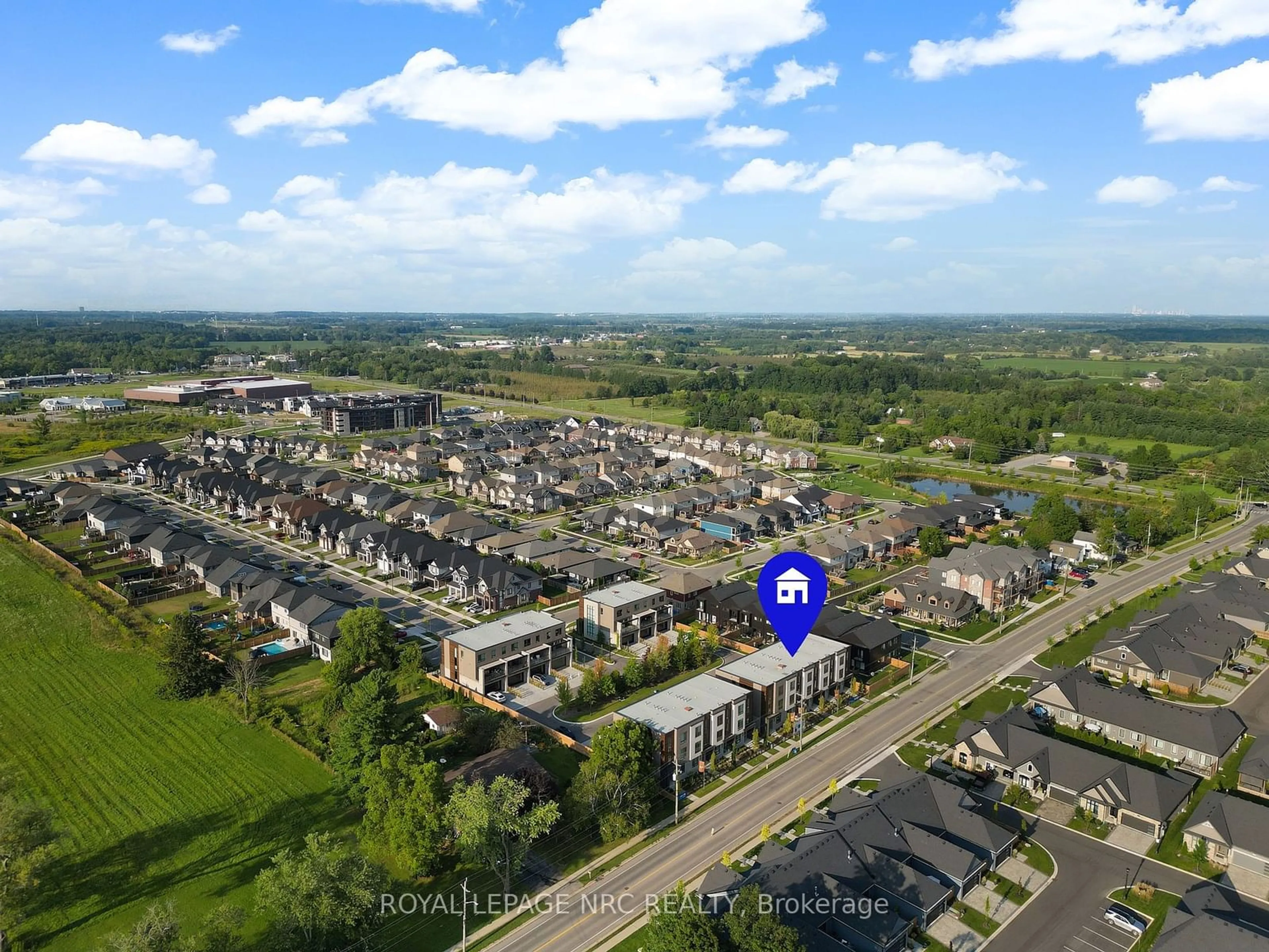 A pic from outside/outdoor area/front of a property/back of a property/a pic from drone, street for 153E Port Robinson Rd, Pelham Ontario L0S 1E0