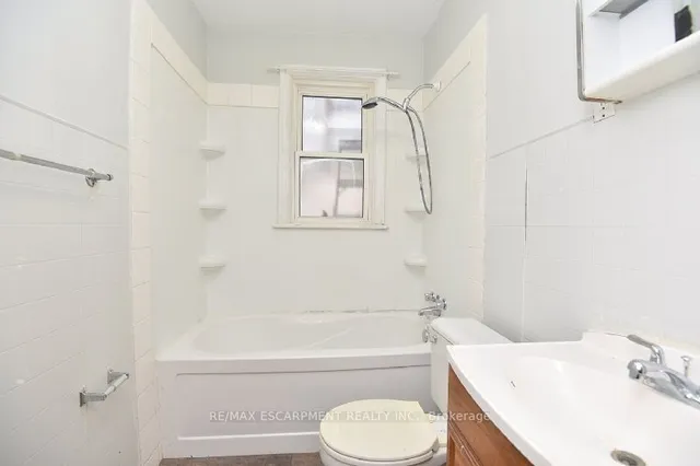 Additional property image - 160 Rosedale Ave