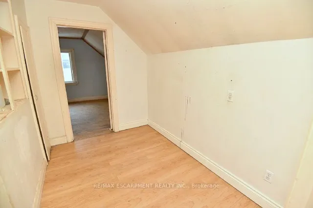 Additional property image - 160 Rosedale Ave