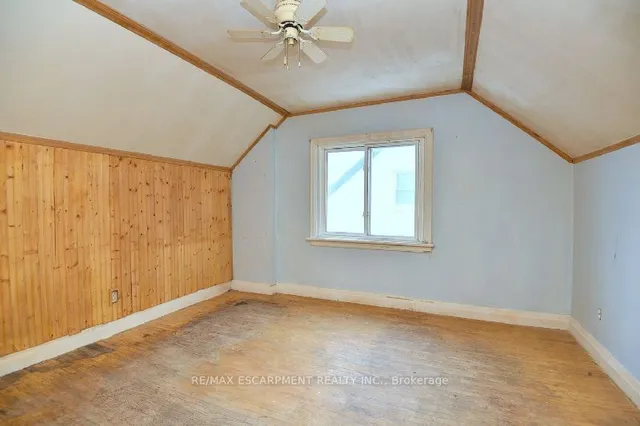 Additional property image - 160 Rosedale Ave