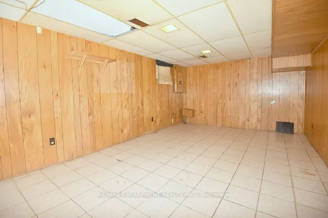 Additional property image - 160 Rosedale Ave