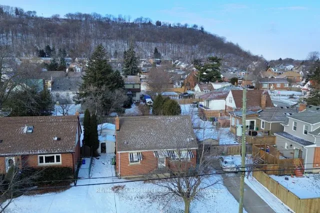 Additional property image - 160 Rosedale Ave