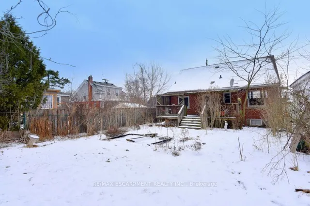 Additional property image - 160 Rosedale Ave