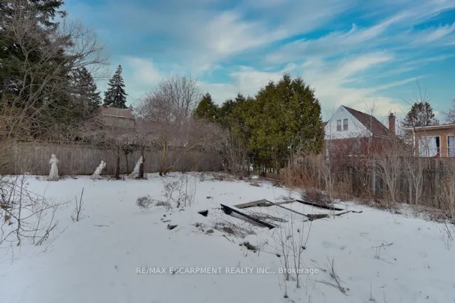 Additional property image - 160 Rosedale Ave