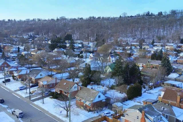 Additional property image - 160 Rosedale Ave