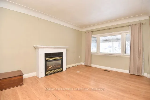 Additional property image - 160 Rosedale Ave
