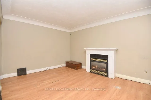 Additional property image - 160 Rosedale Ave