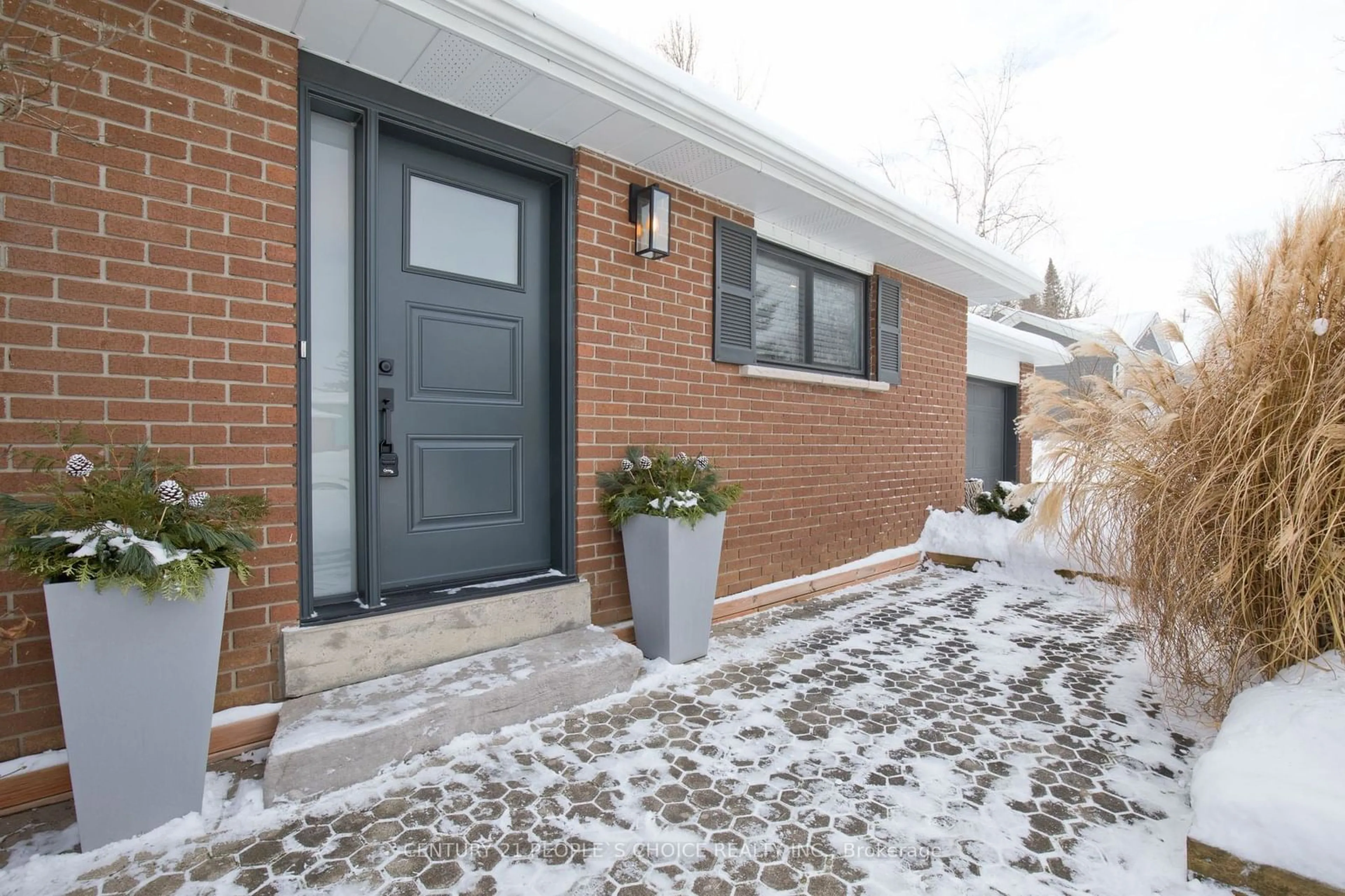 Home with brick exterior material, street for 15 Delerin Cres, Erin Ontario N0B 1T0