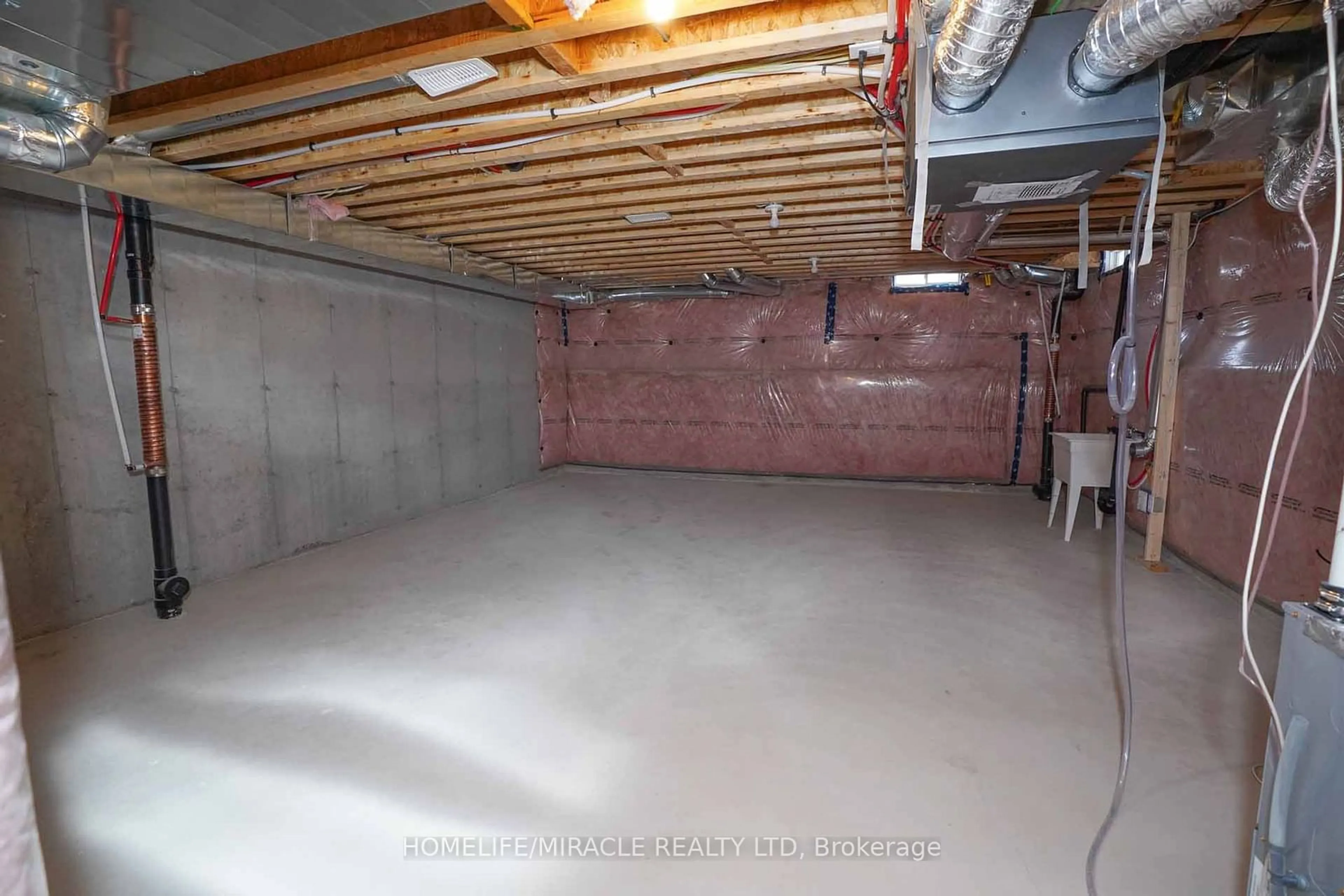 Indoor garage for 240 Elliot Ave, Centre Wellington Ontario N1M 0J8