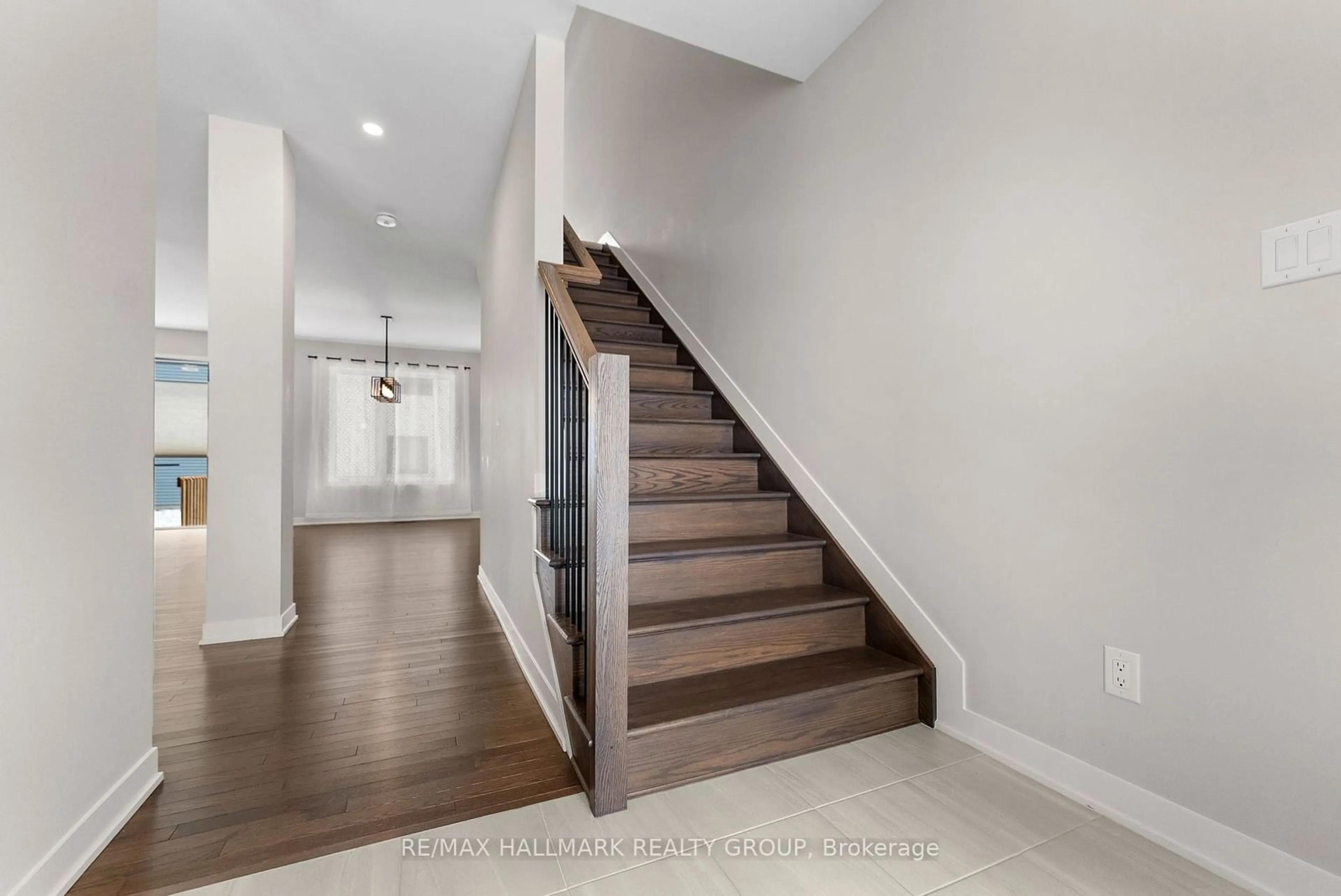 Stairs for 249 Appalachian Circ, Barrhaven Ontario K2J 6X2