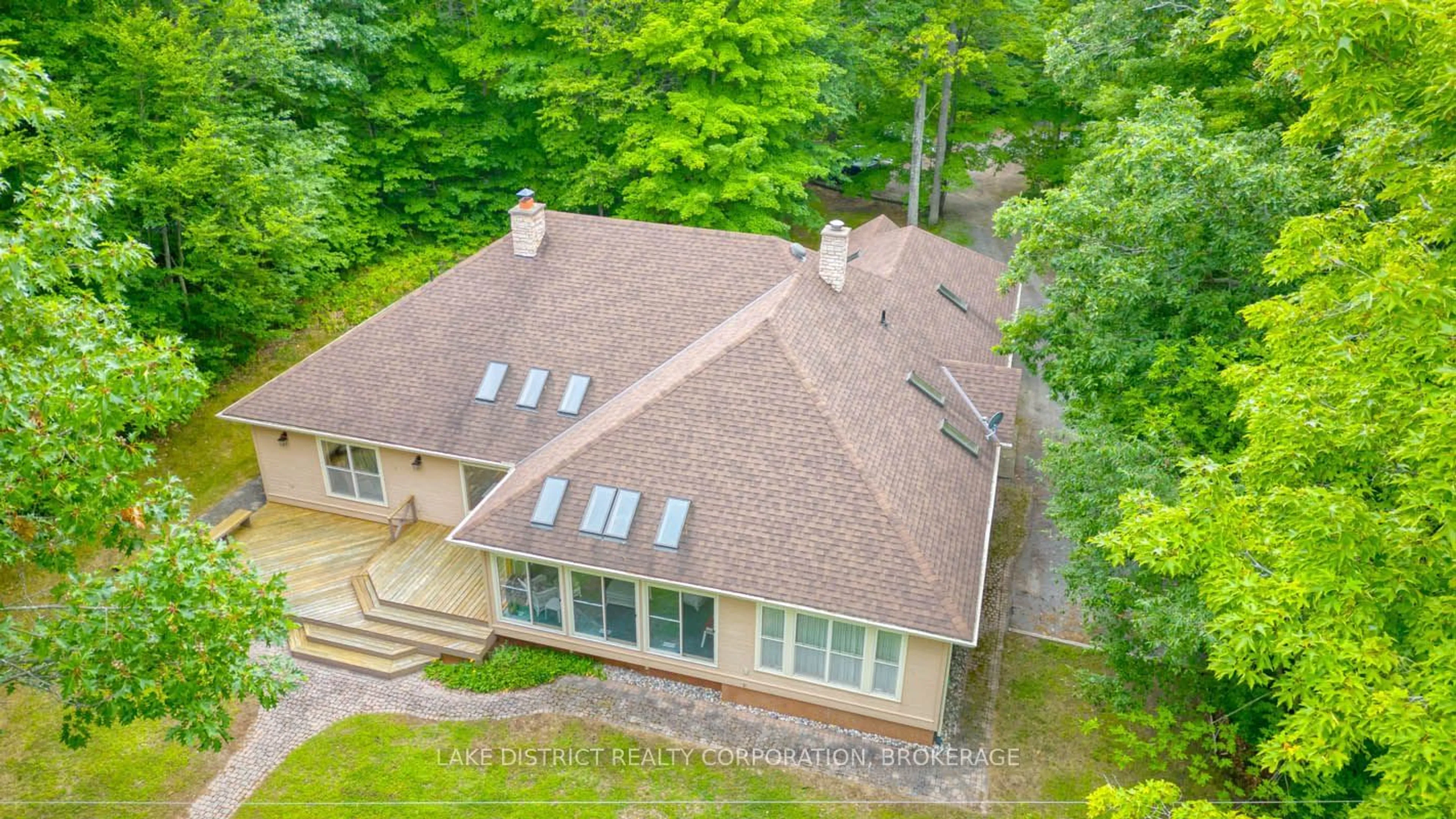 A pic from outside/outdoor area/front of a property/back of a property/a pic from drone, water/lake/river/ocean view for 106 OAK HAVEN Lane, South Frontenac Ontario K0H 2V0