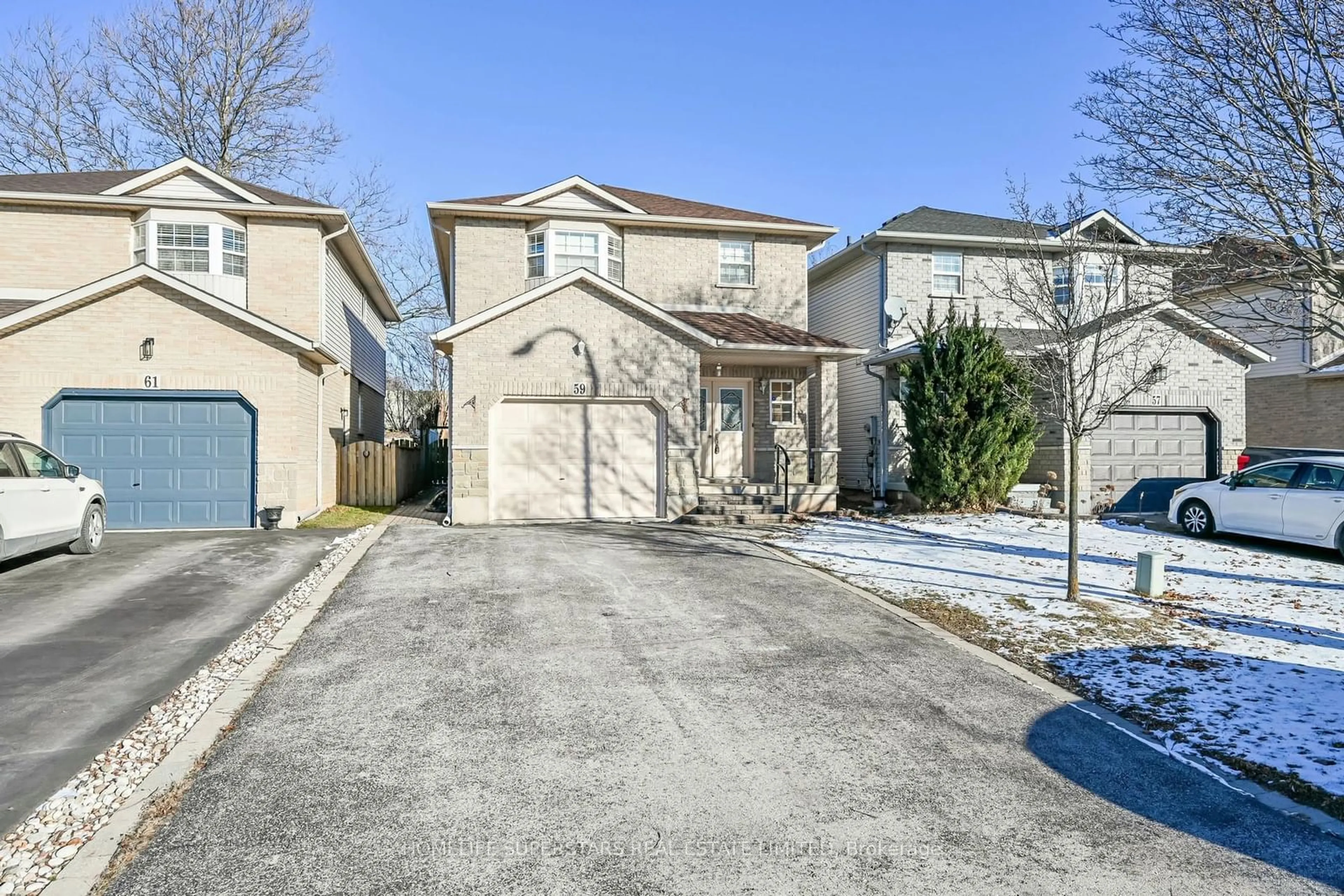 A pic from outside/outdoor area/front of a property/back of a property/a pic from drone, street for 59 Kendrick Crt, Hamilton Ontario L9G 5A5