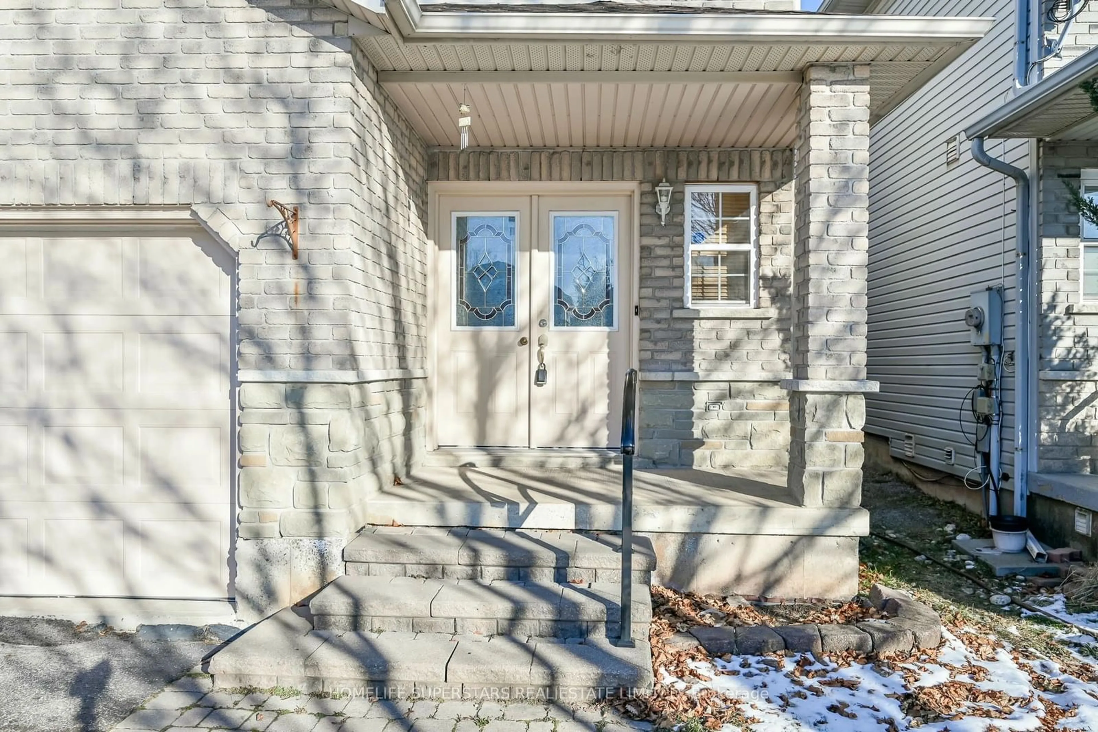 Indoor entryway for 59 Kendrick Crt, Hamilton Ontario L9G 5A5