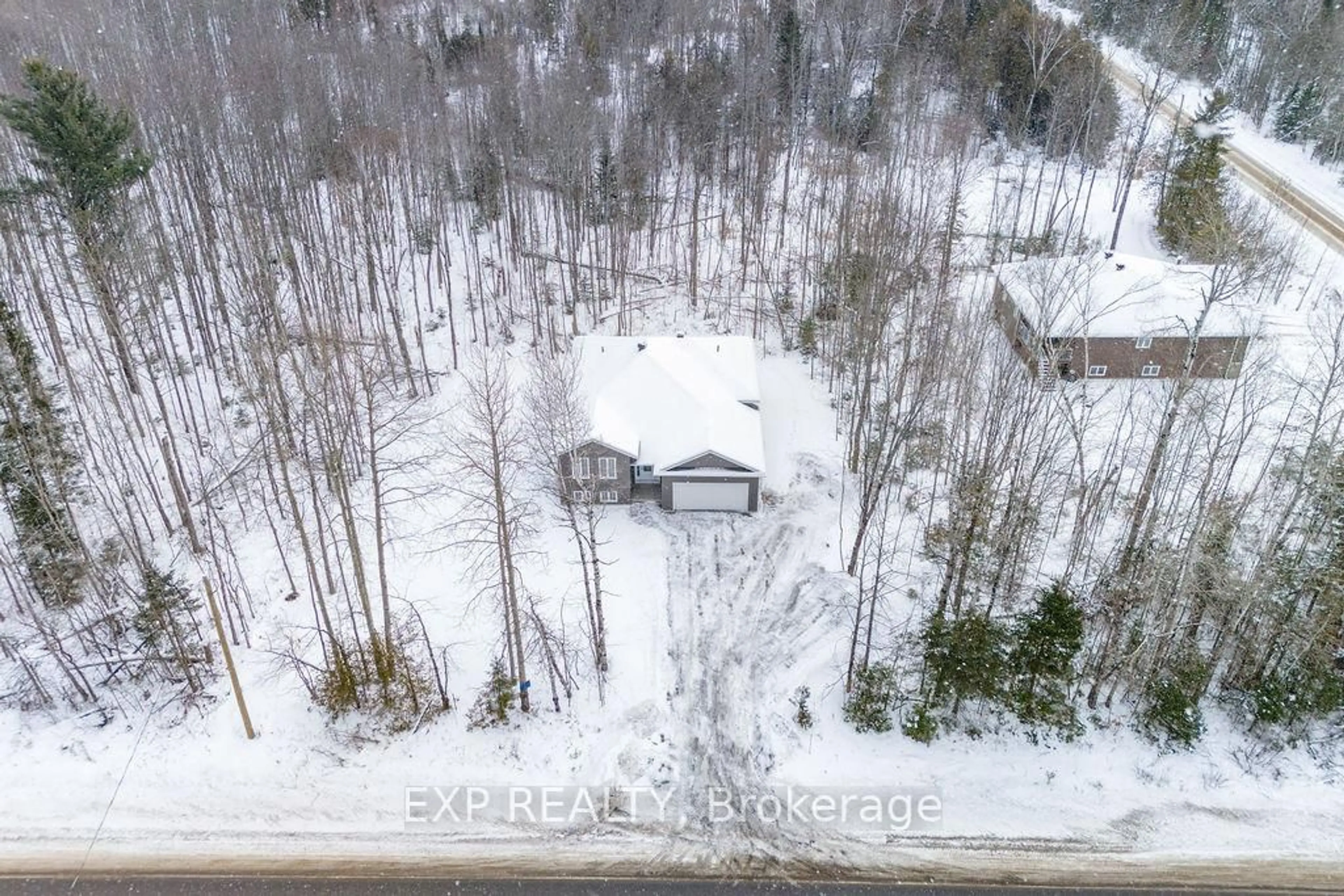A pic from outside/outdoor area/front of a property/back of a property/a pic from drone, unknown for 116 Storyland Rd, Renfrew Ontario K7V 3Z8