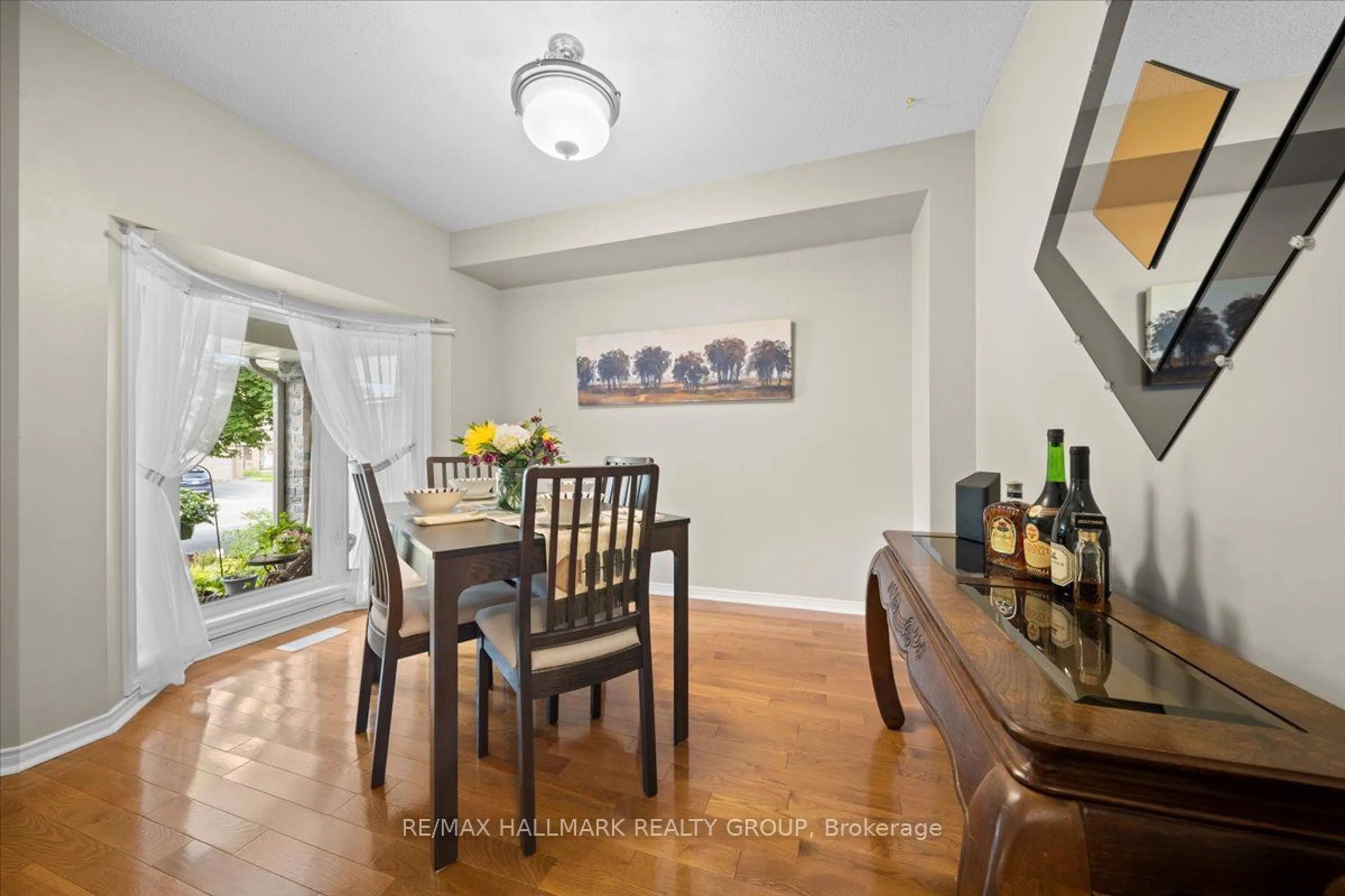 Dining room, unknown for 32 WHALINGS Circ, Stittsville - Munster - Richmond Ontario K2S 1S4