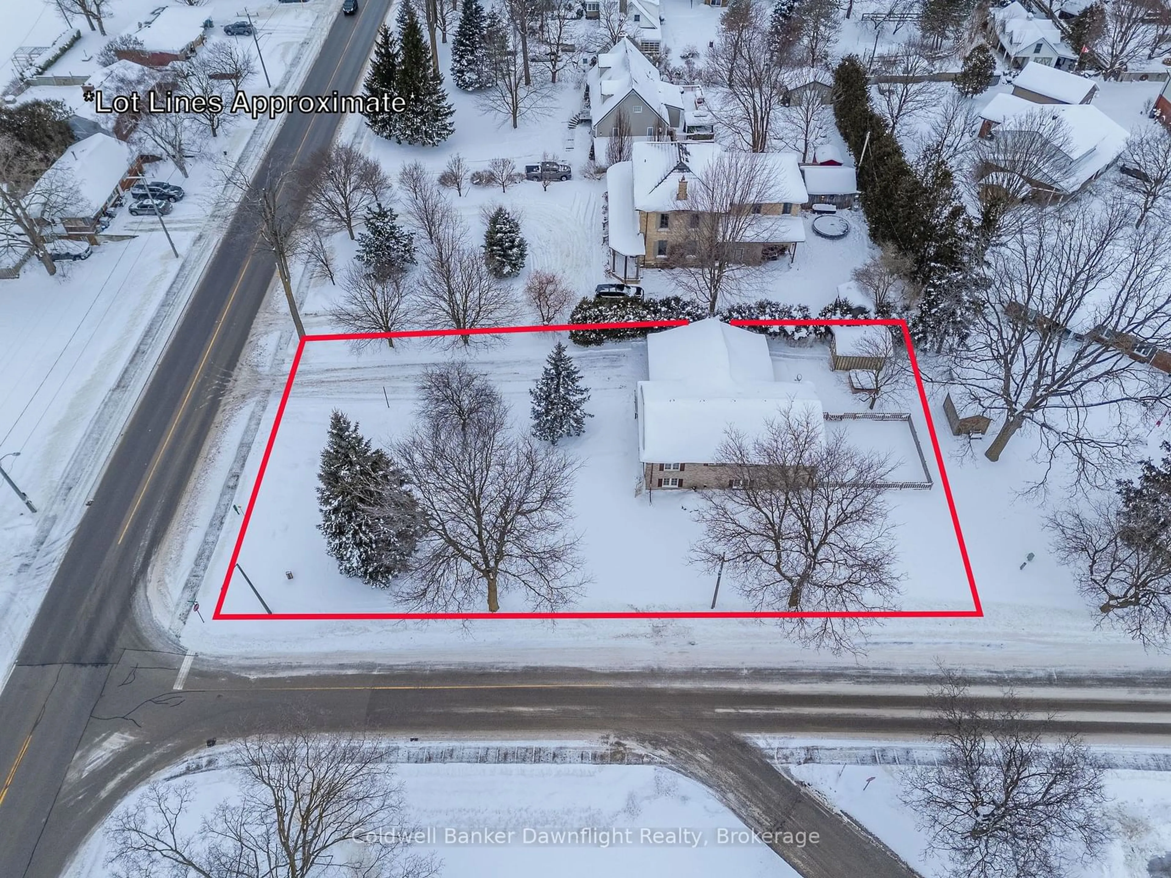 A pic from outside/outdoor area/front of a property/back of a property/a pic from drone, street for 130 Goderich St, Huron East Ontario N0K 1W0