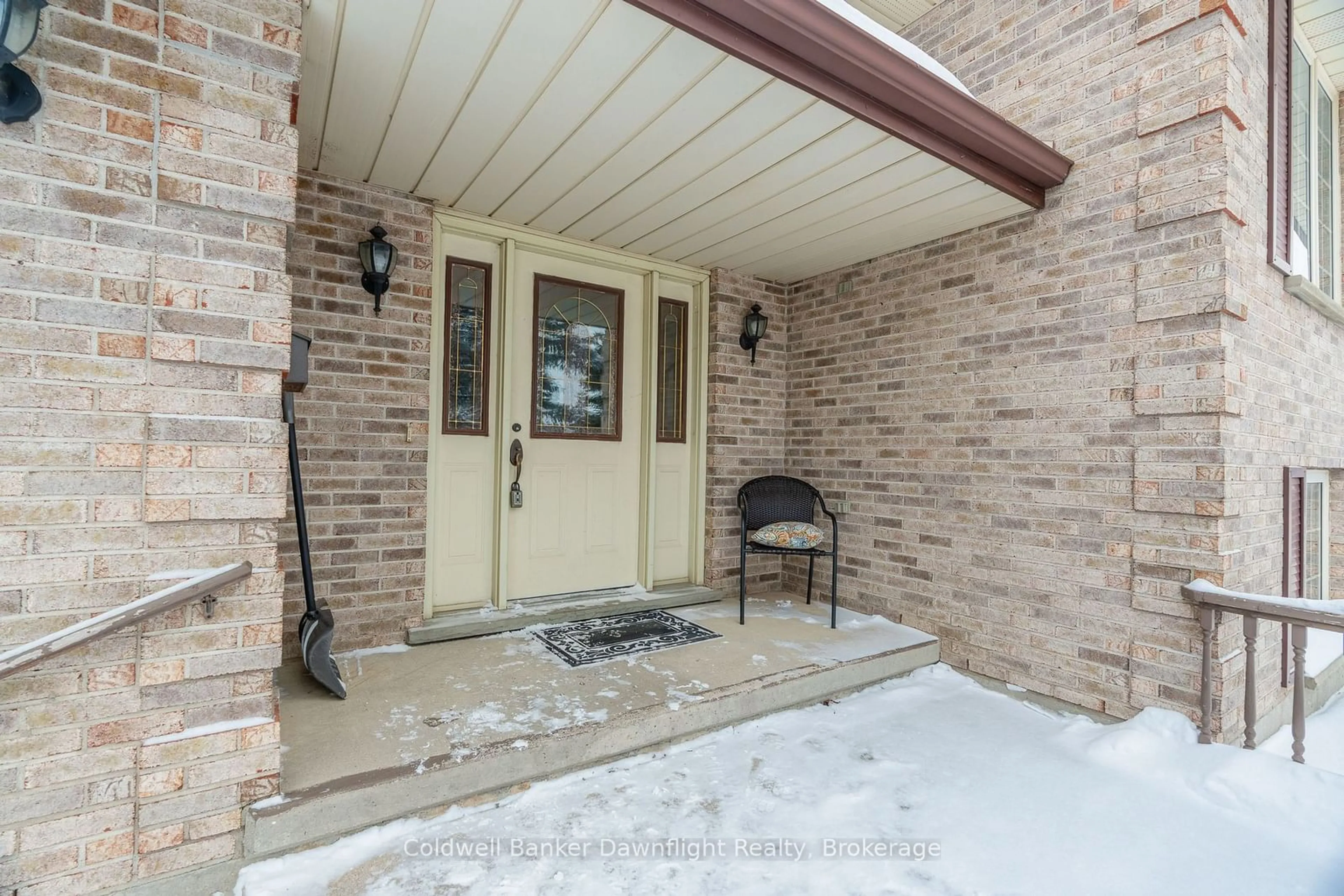 Indoor entryway for 130 Goderich St, Huron East Ontario N0K 1W0