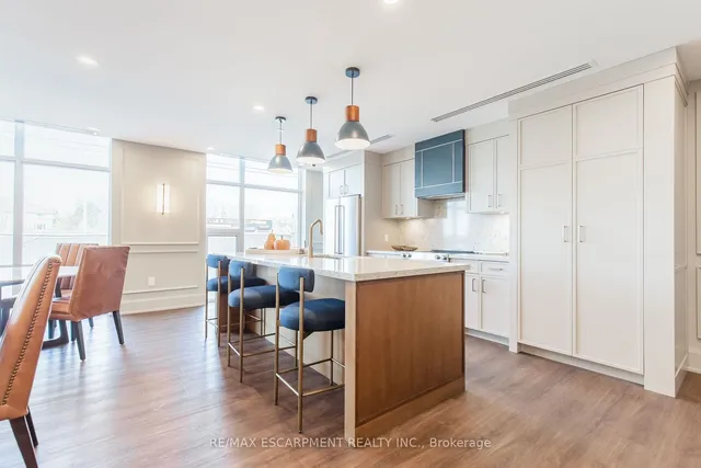 Additional property image - 450 Dundas St Unit 319