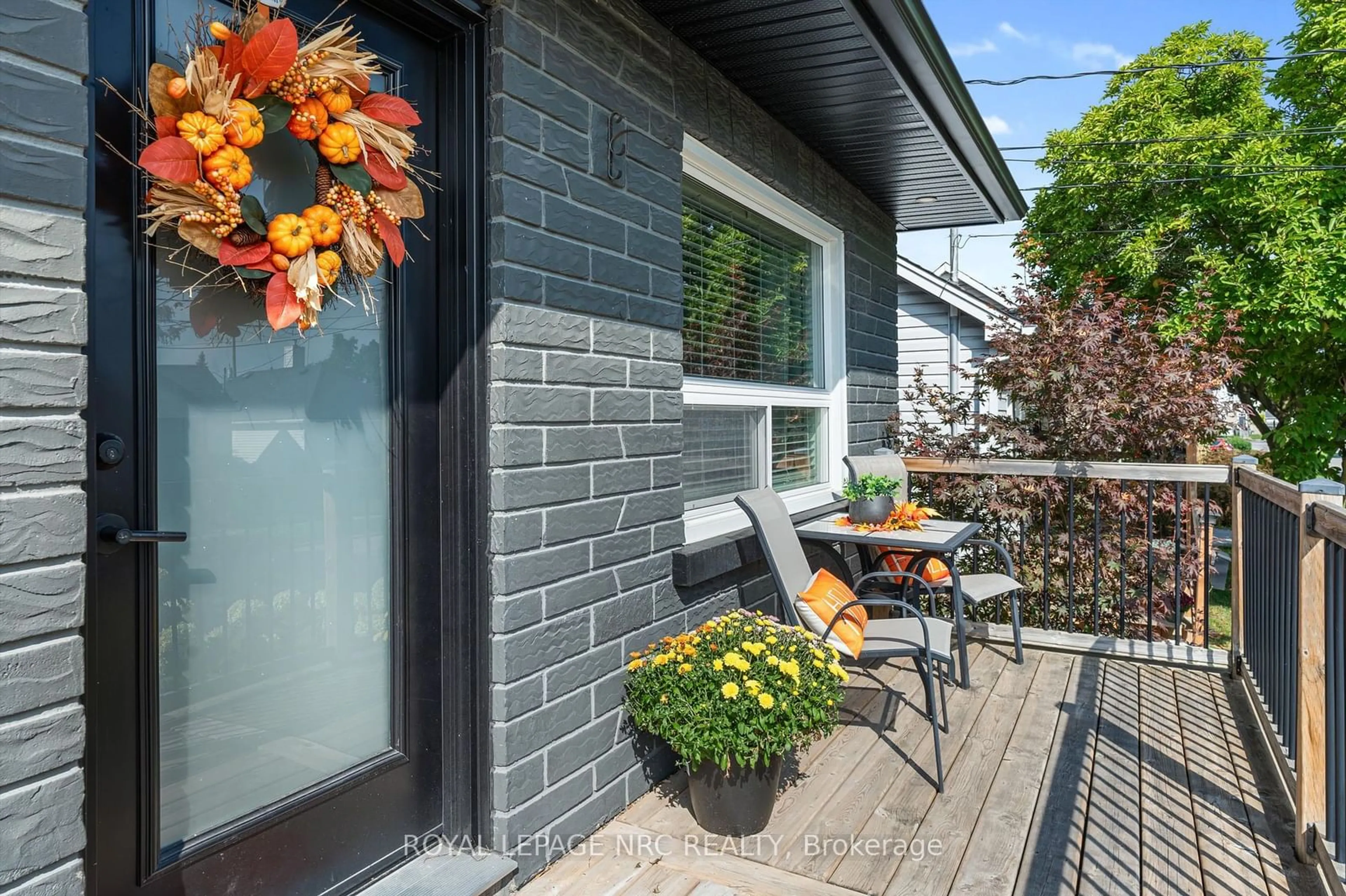 Patio, street for 65 Parkview Rd, St. Catharines Ontario L2M 5S3