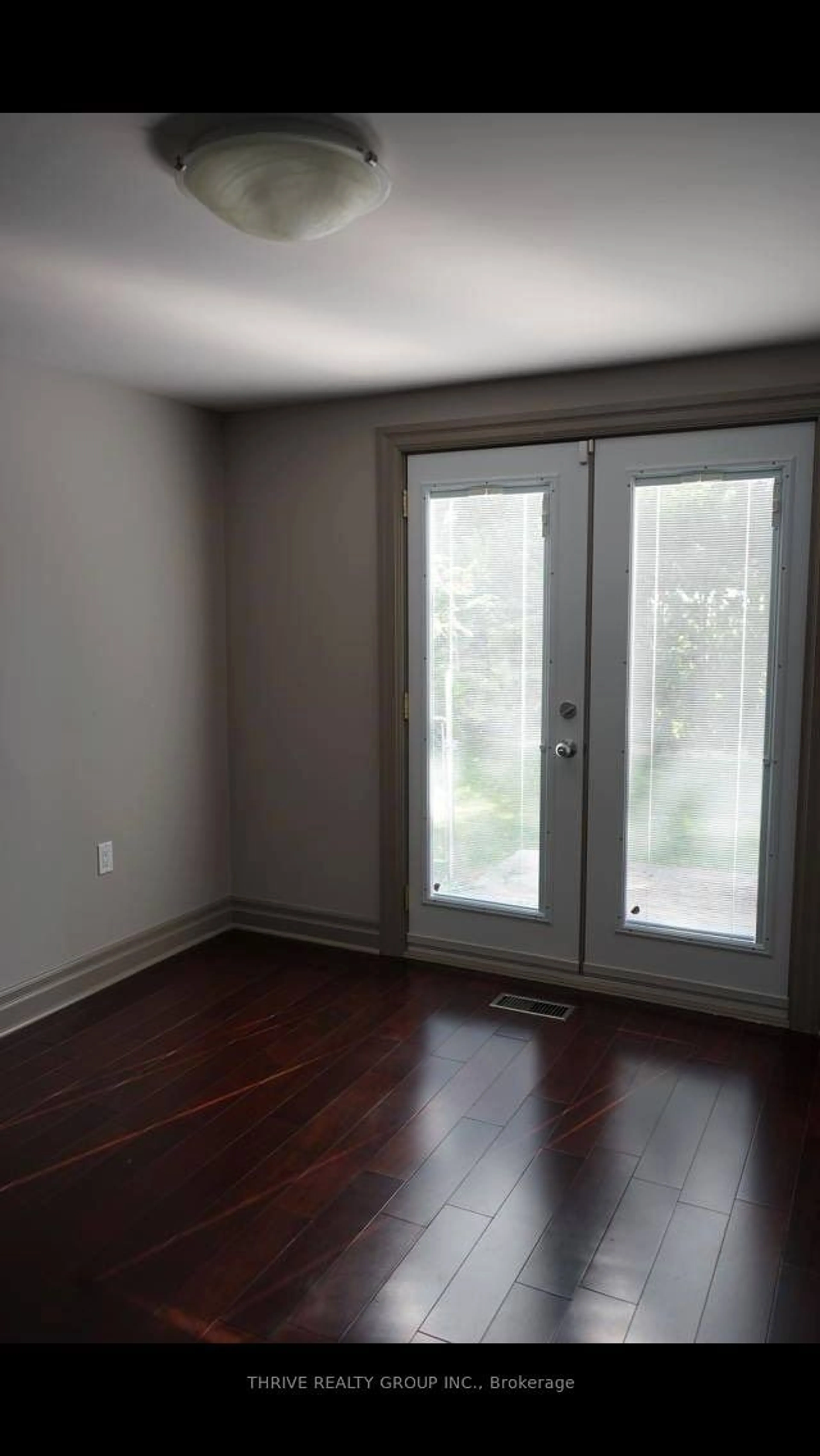 A pic of a room for 12 Edith St, London Ontario N6H 2E8