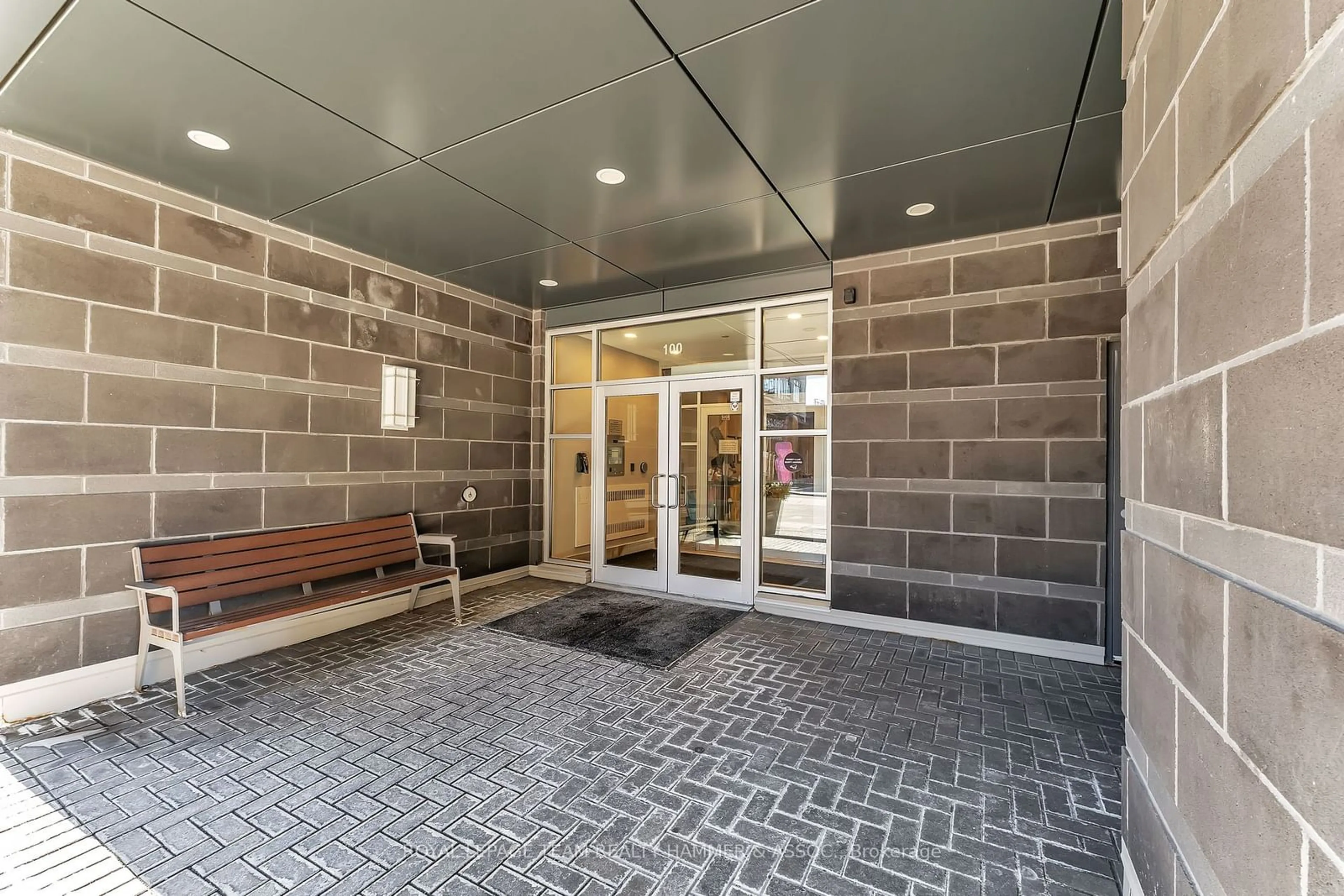 Indoor foyer for 100 Champagne Ave #408, Dows Lake - Civic Hospital and Area Ontario K1S 4P4