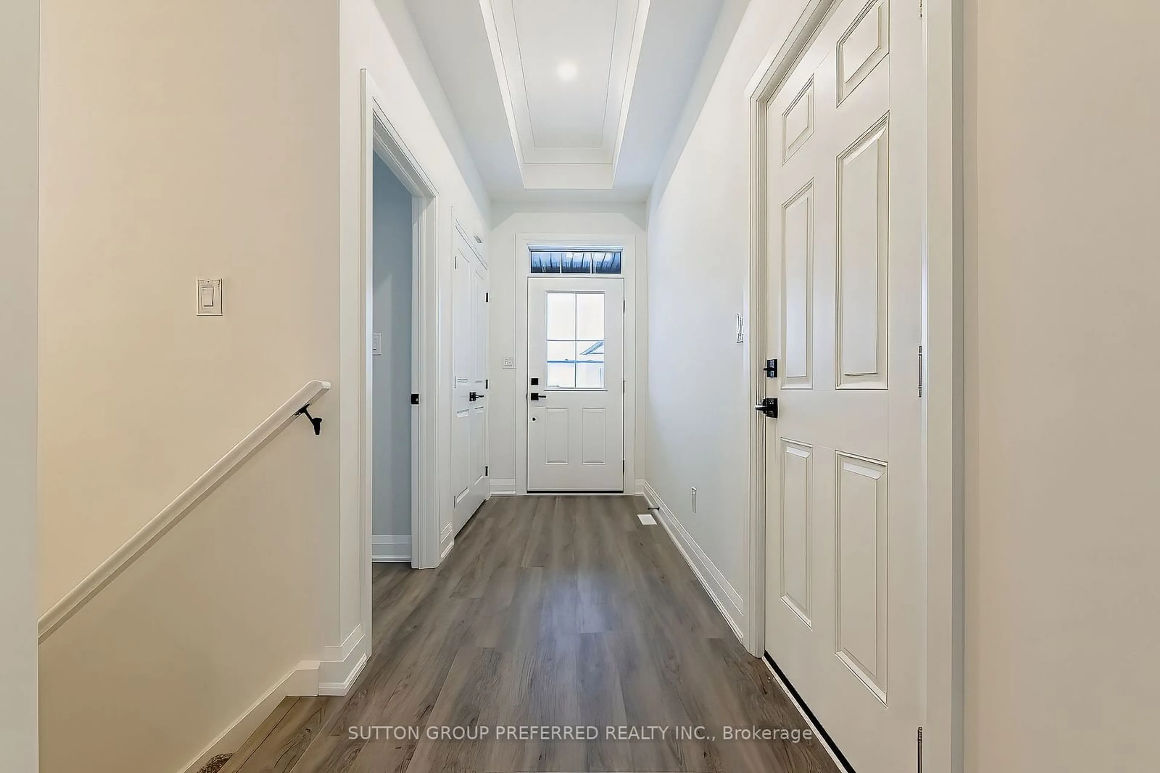 Indoor entryway for 175 GLENGARIFF Dr #16, Southwold Ontario N5P 0G1