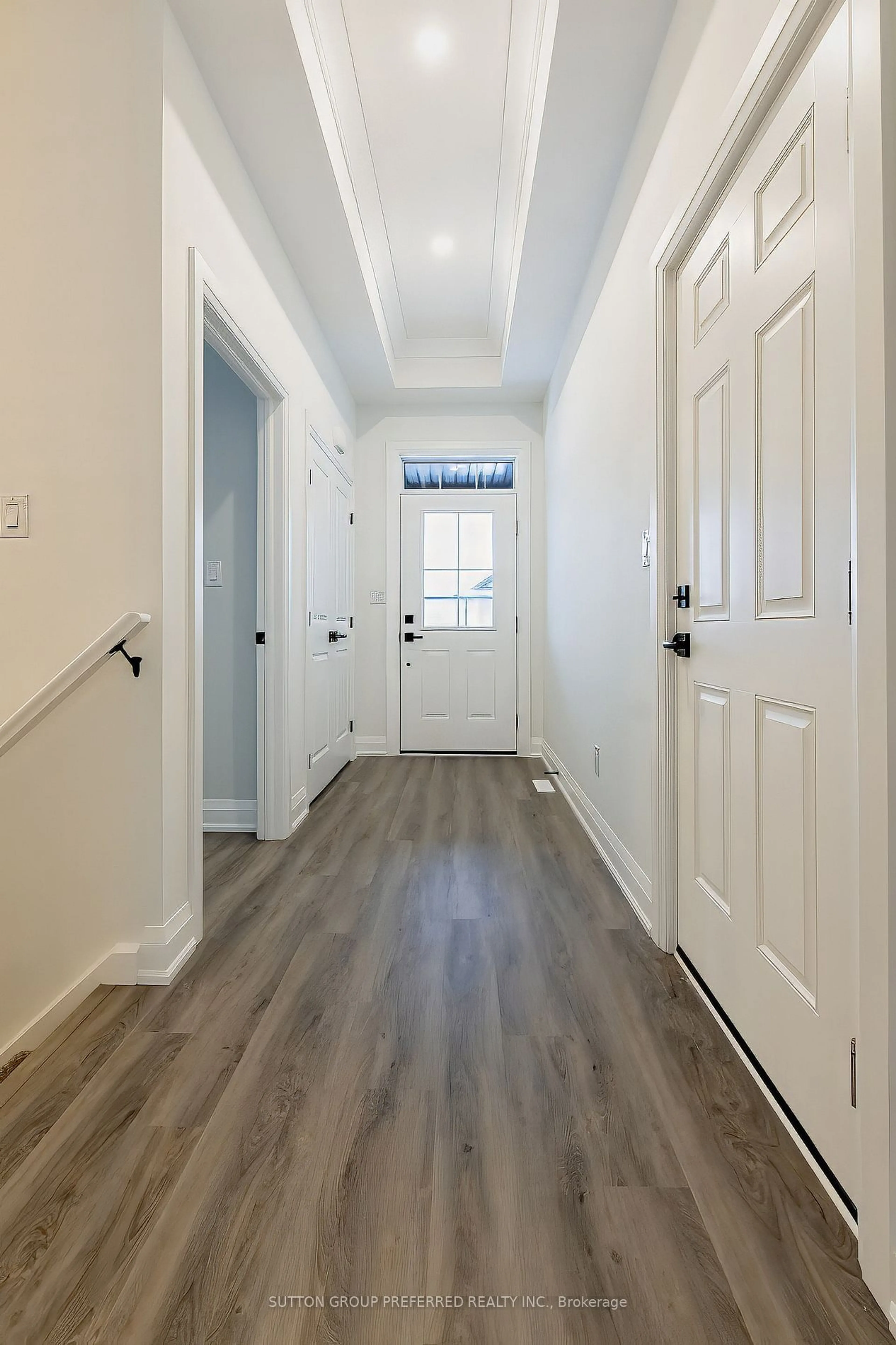 Indoor entryway for 175 GLENGARIFF Dr #16, Southwold Ontario N5P 0G1