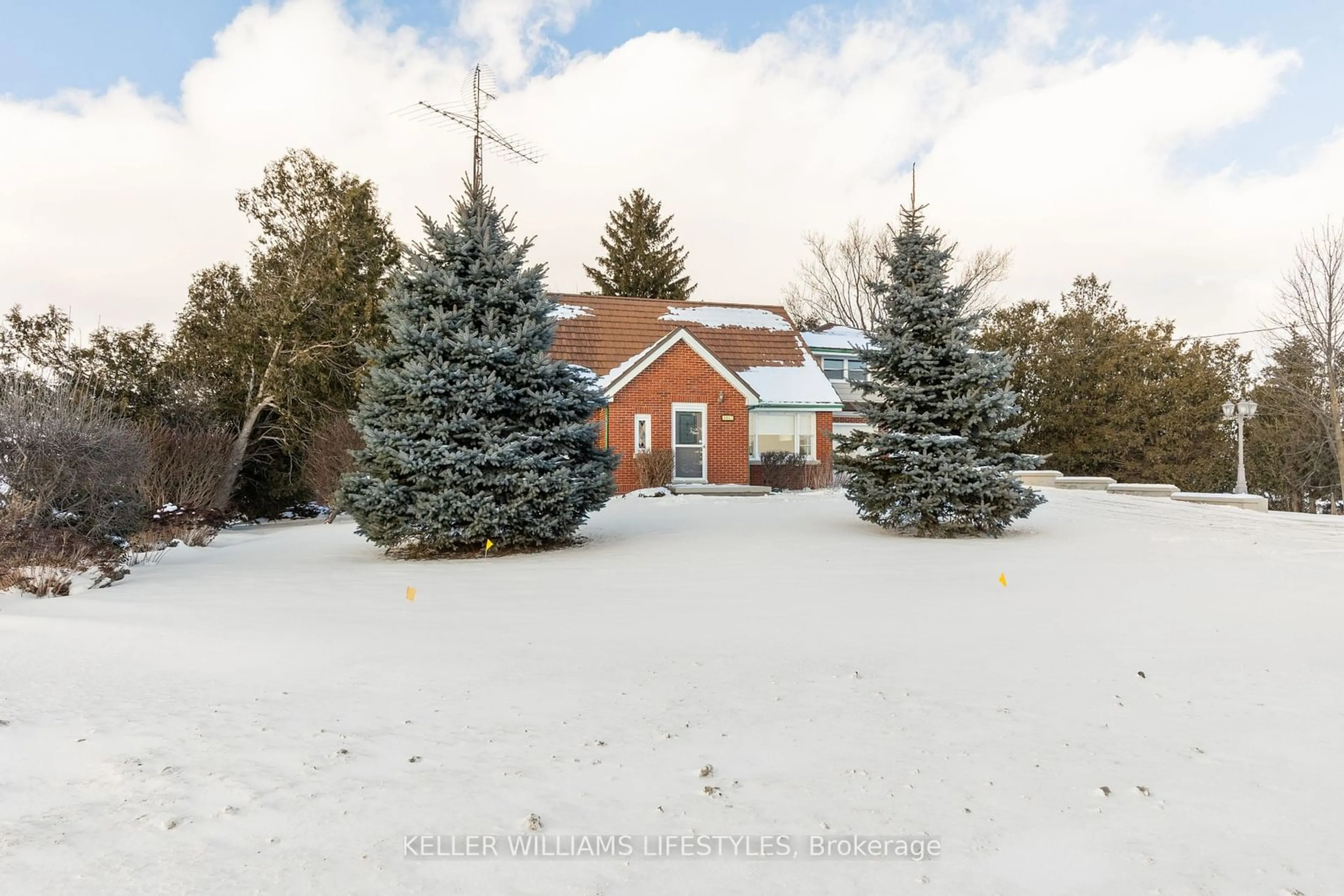 A pic from outside/outdoor area/front of a property/back of a property/a pic from drone, unknown for 6457 Wellington Rd, London Ontario N6L 1M5