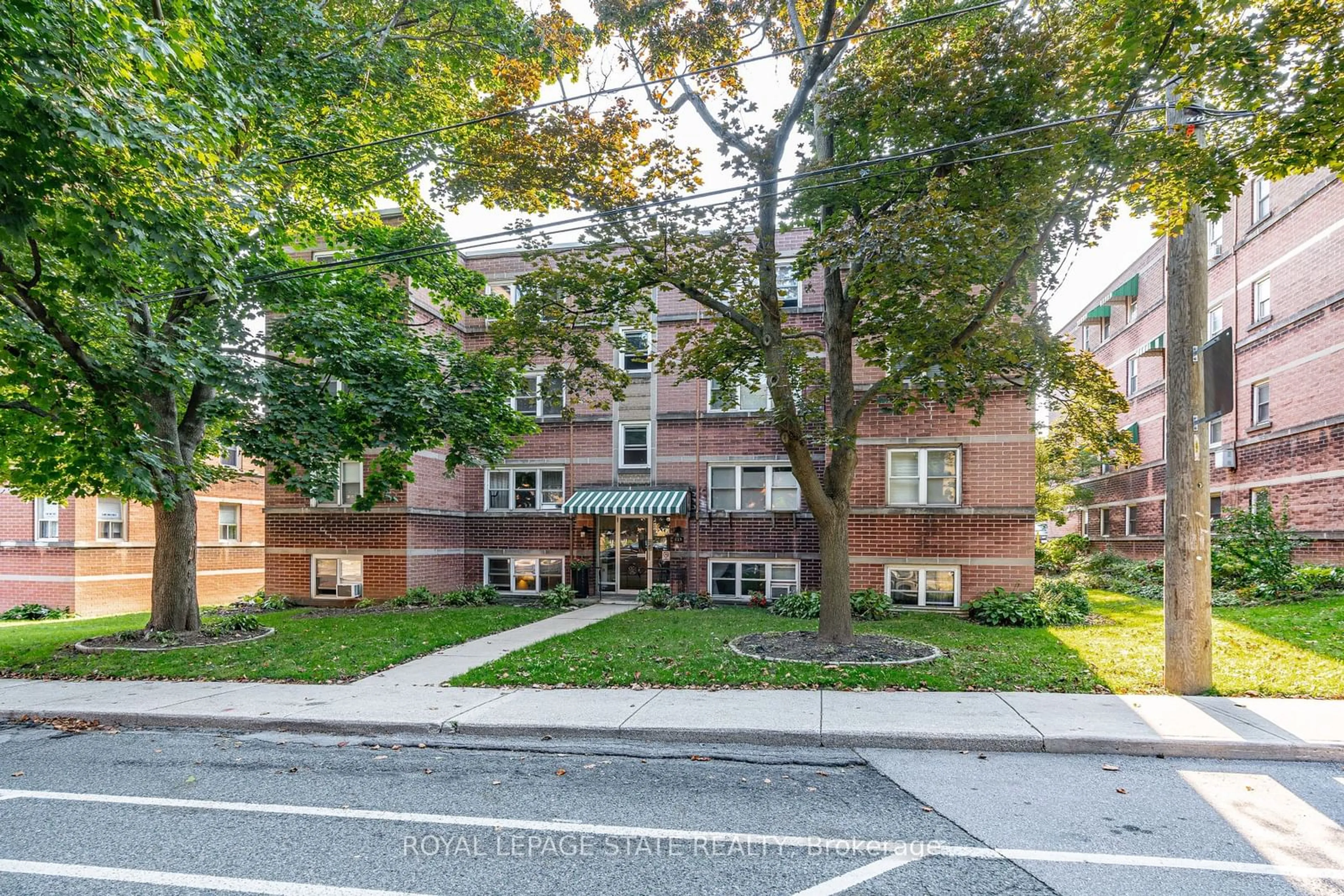 Home with brick exterior material, street for 227 MacNab St #14, Hamilton Ontario L8P 3C9