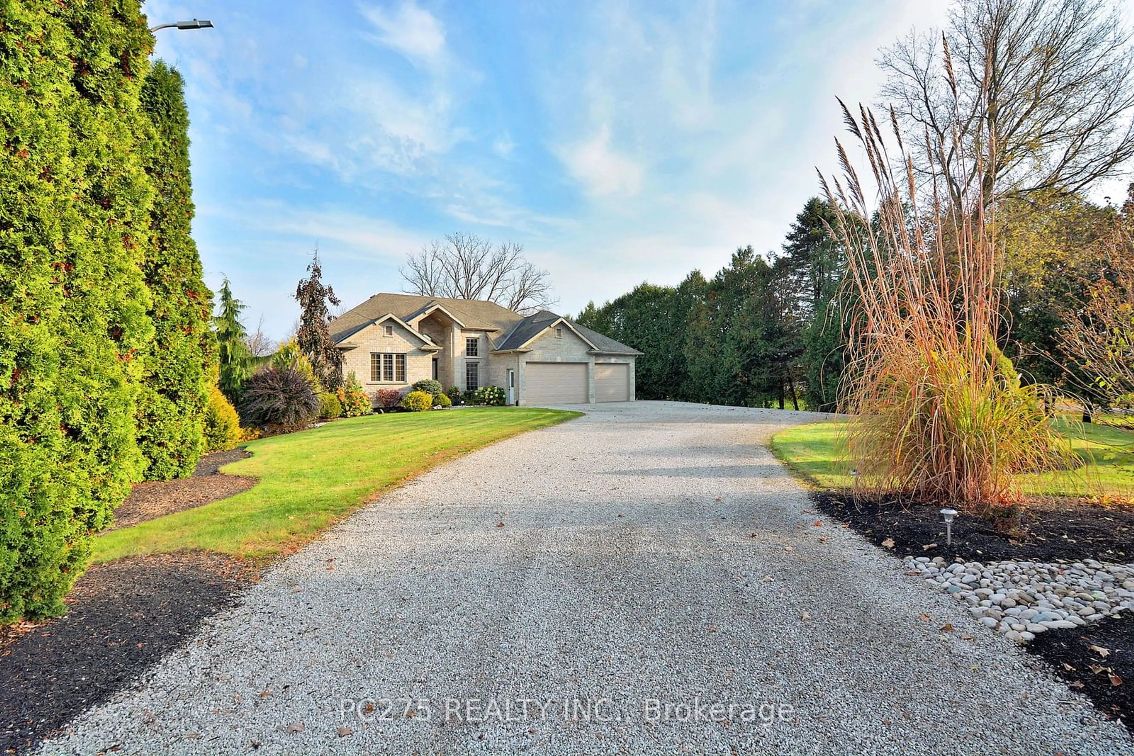 A pic from outside/outdoor area/front of a property/back of a property/a pic from drone, street for 9442 Richmond Rd, Aylmer Ontario N5H 2R1