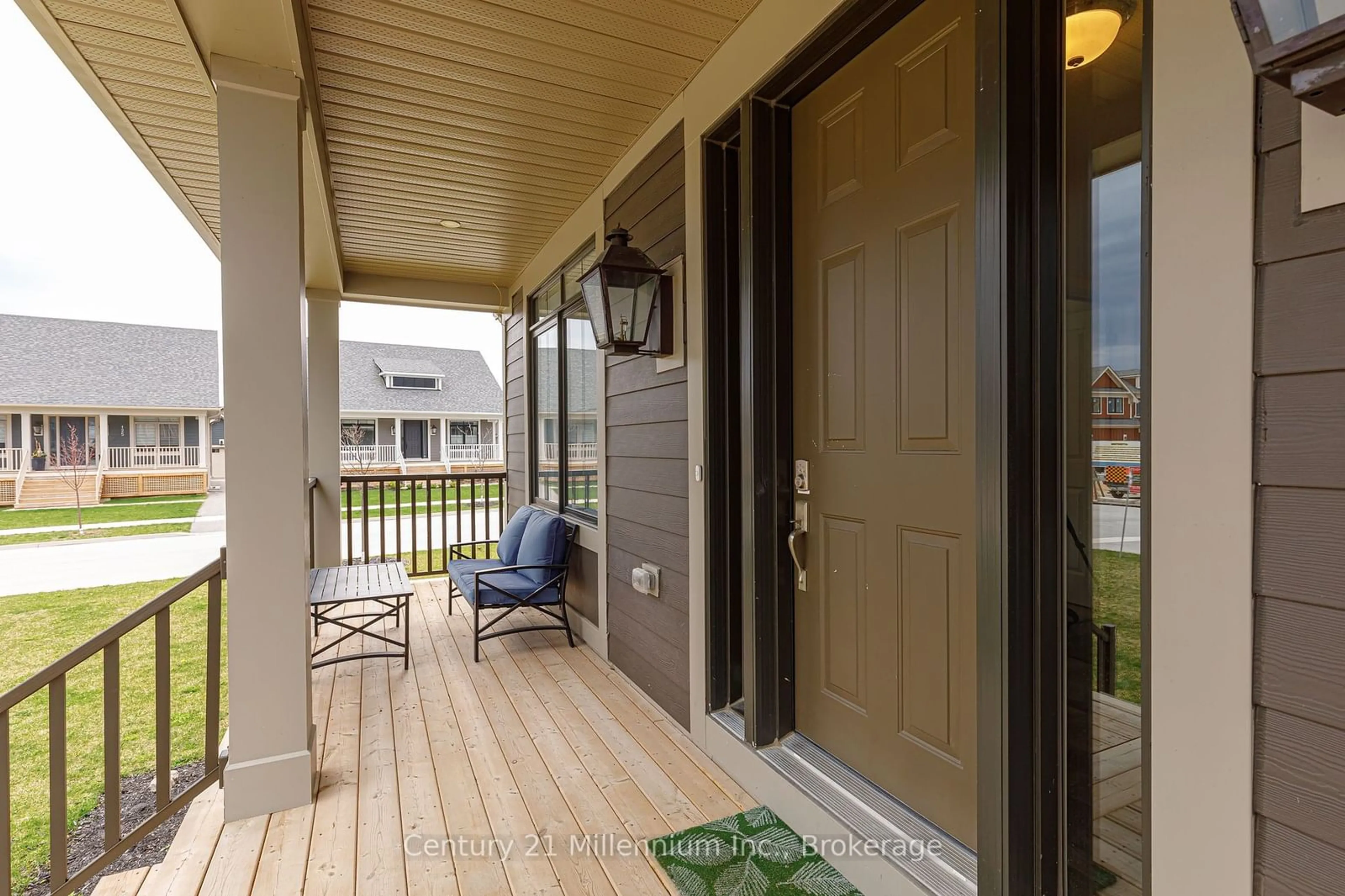 Indoor entryway for 133 RED PINE St, Blue Mountains Ontario L9Y 0Z3