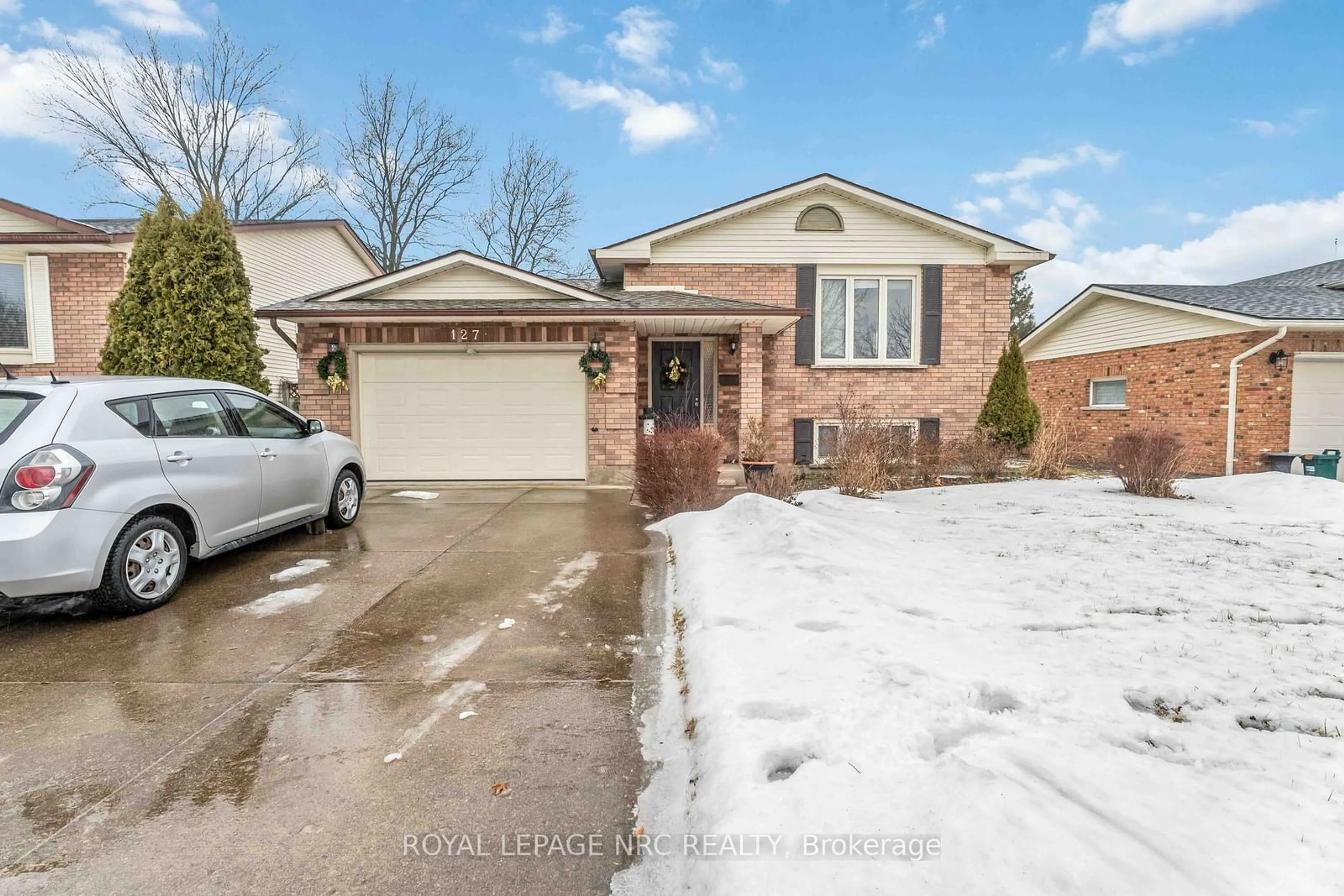 Home with brick exterior material, street for 127 Melissa Cres, Welland Ontario L3C 6M5