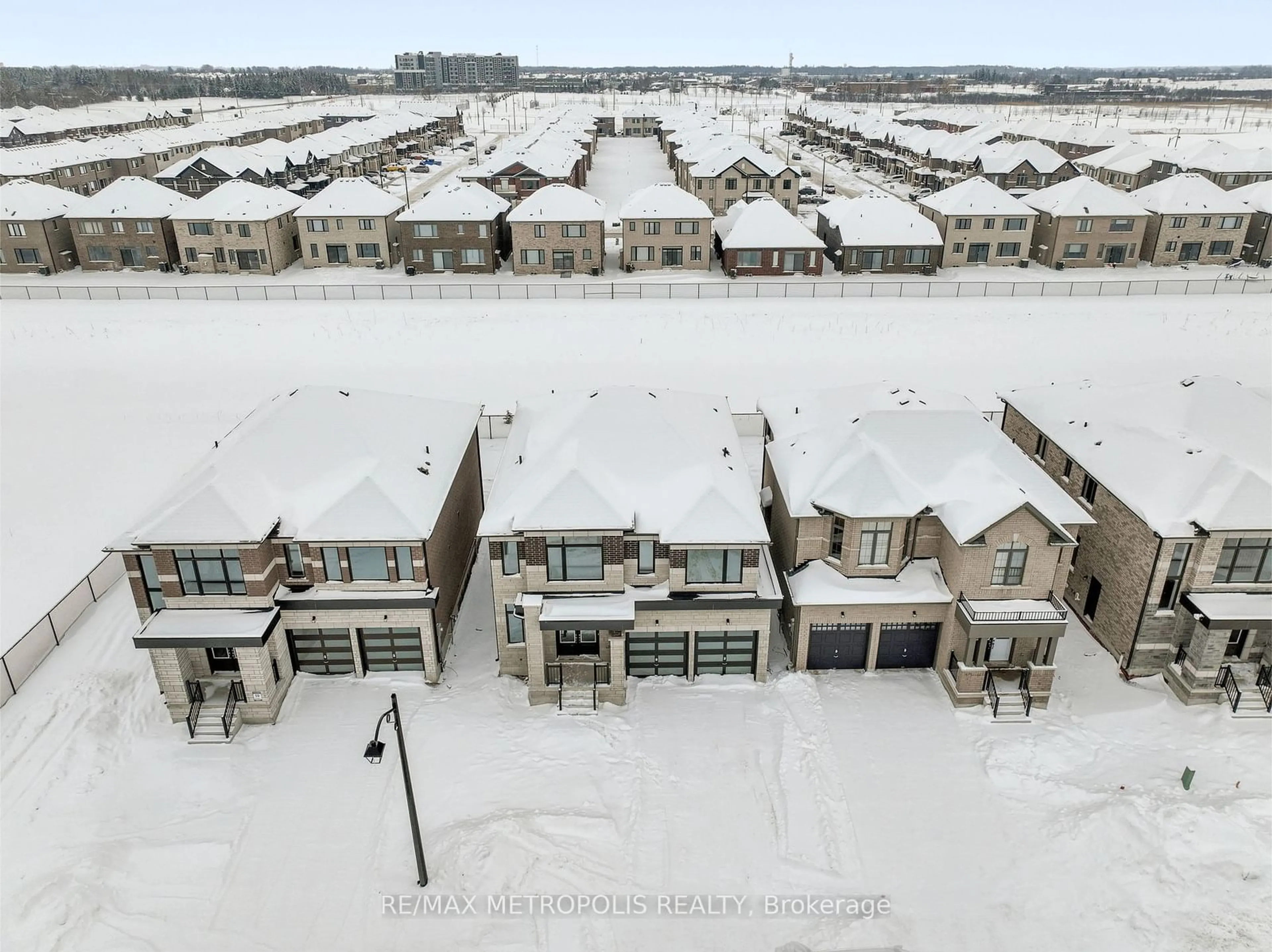 A pic from outside/outdoor area/front of a property/back of a property/a pic from drone, city buildings view from balcony for 31 Walters St, Kawartha Lakes Ontario K9V 0S2