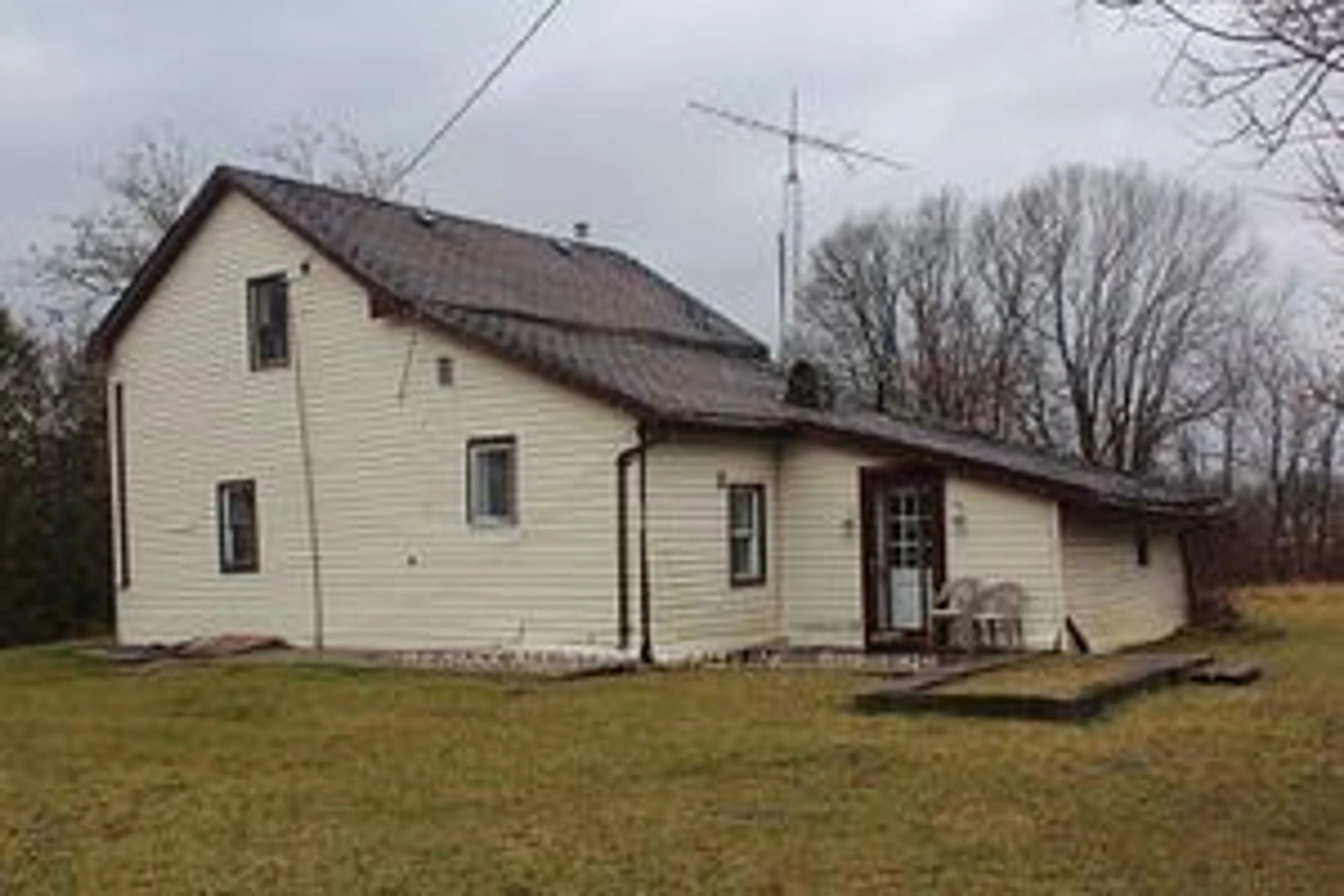 A pic from outside/outdoor area/front of a property/back of a property/a pic from drone, building for 2068 Kirkfield Rd, Kawartha Lakes Ontario K0M 2B0