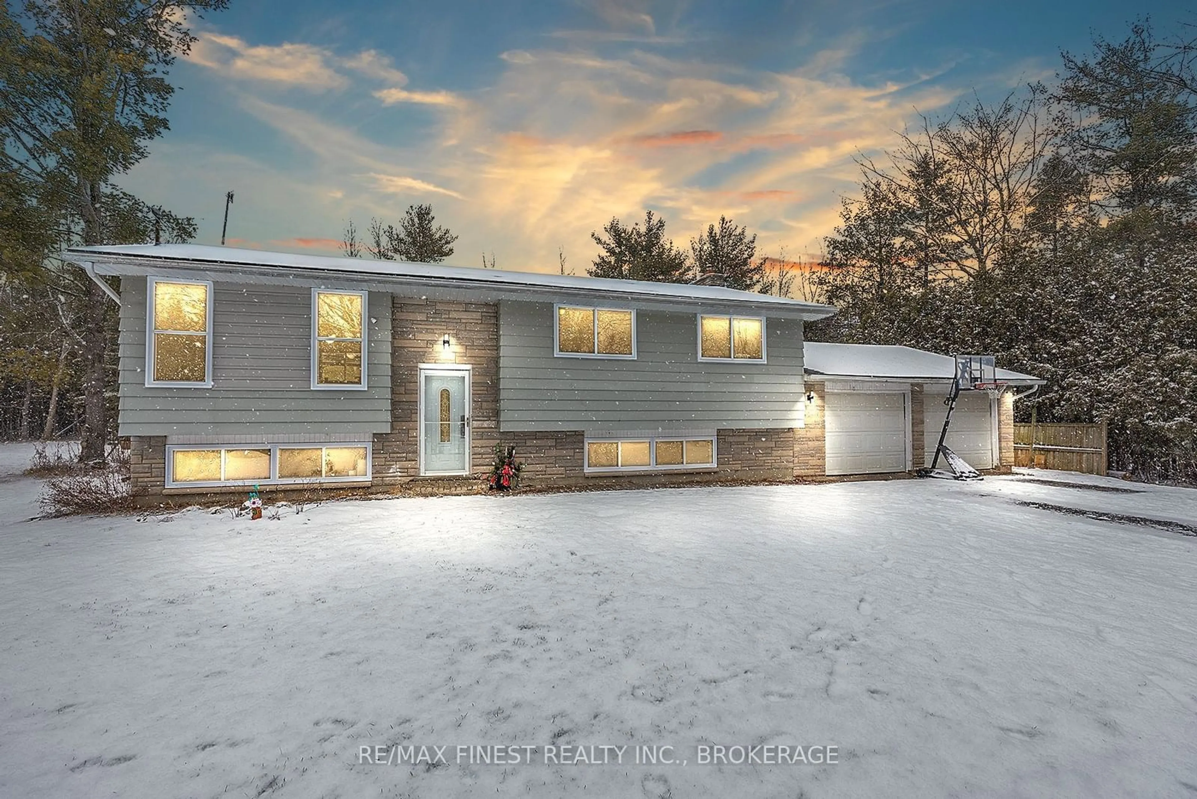 Home with vinyl exterior material, street for 1876 Burbrook Rd, Kingston Ontario K0H 1S0