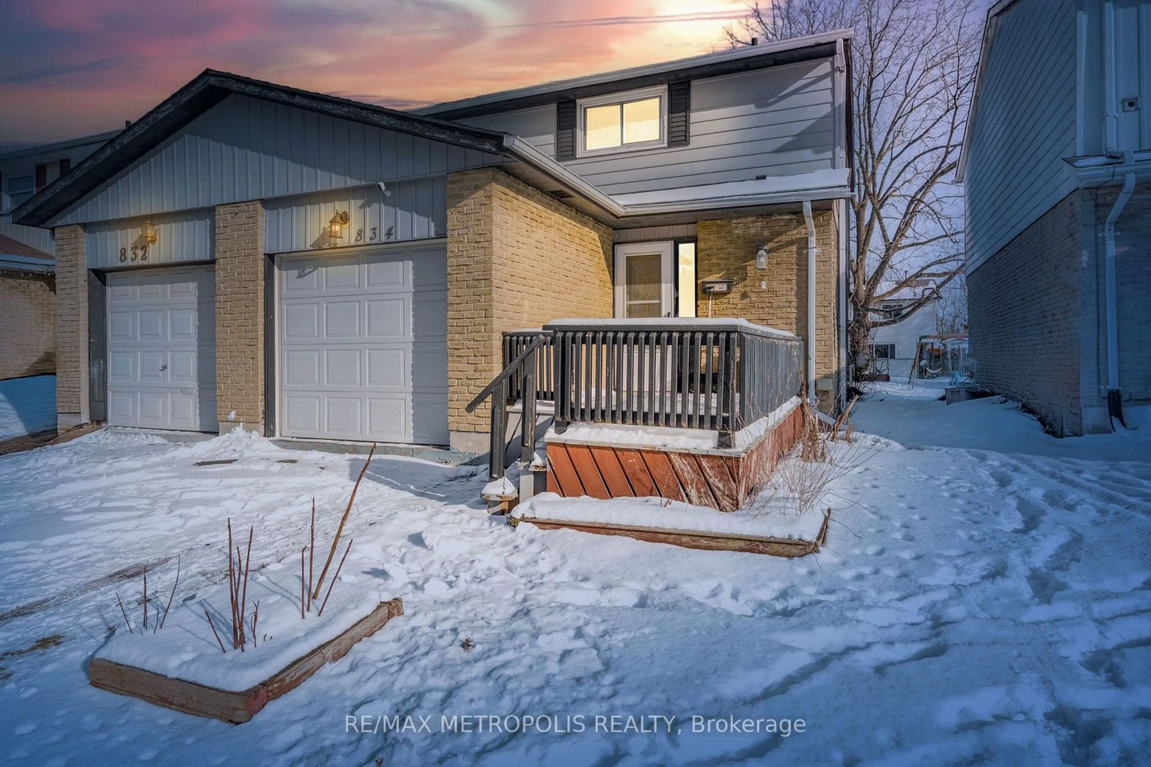 Unknown for 834 Lanark Cres, Sarnia Ontario N7S 4E4