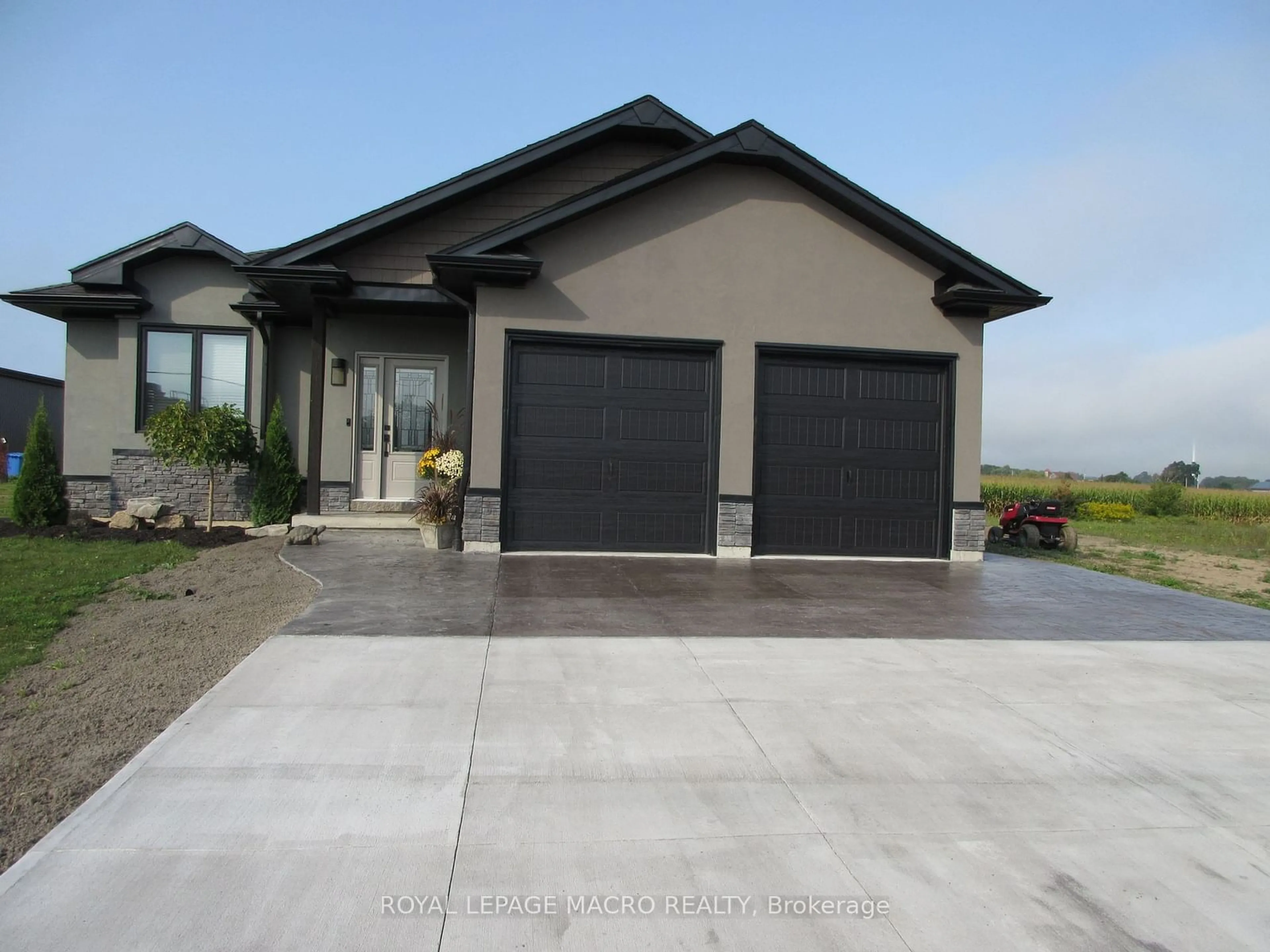 Indoor garage for 1163 Kohler Rd, Haldimand Ontario N0A 1E0