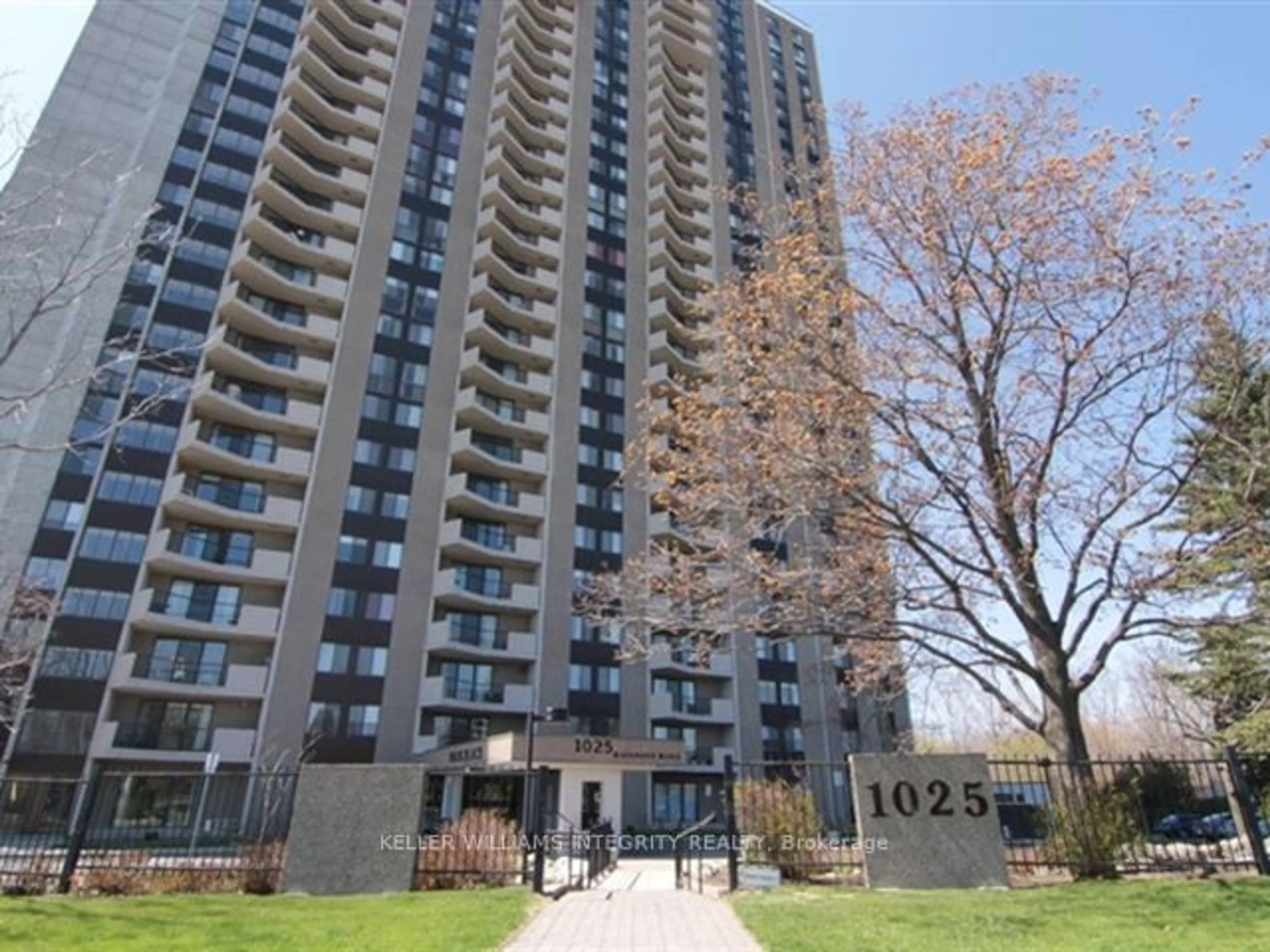 Unknown for 1025 Richmond Rd #304, Woodroffe Ontario K2B 8G8