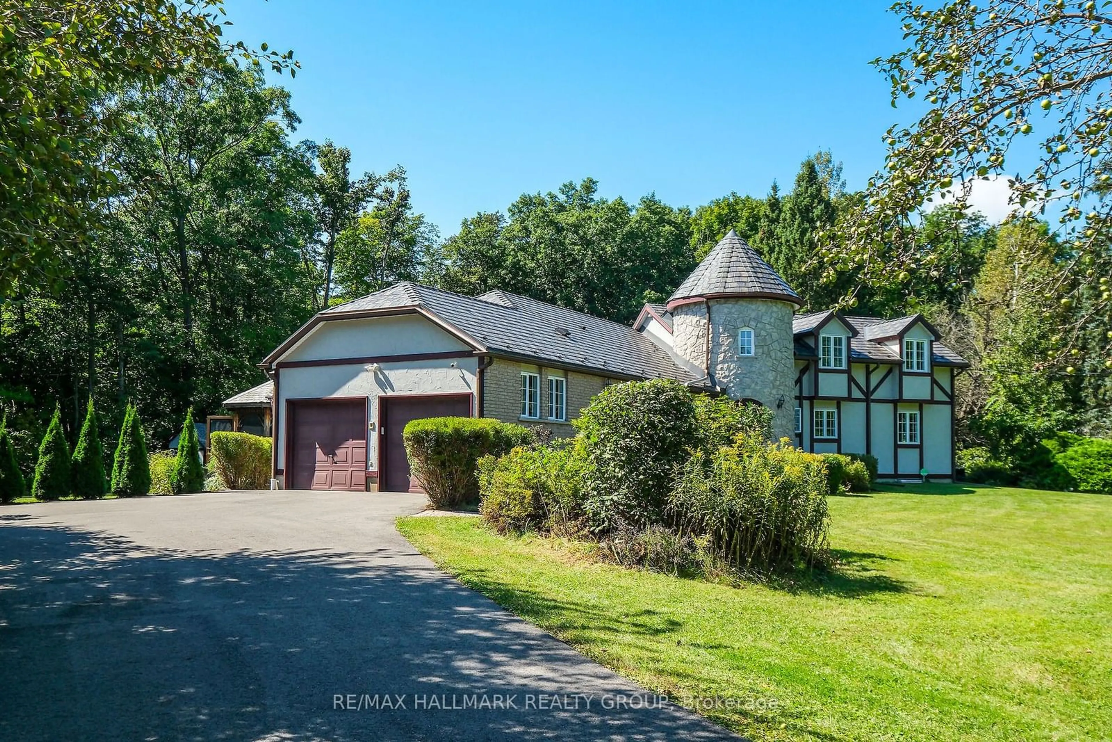 A pic from outside/outdoor area/front of a property/back of a property/a pic from drone, unknown for 1390 MILLBURN Cres, Orleans - Cumberland and Area Ontario K4C 1C9