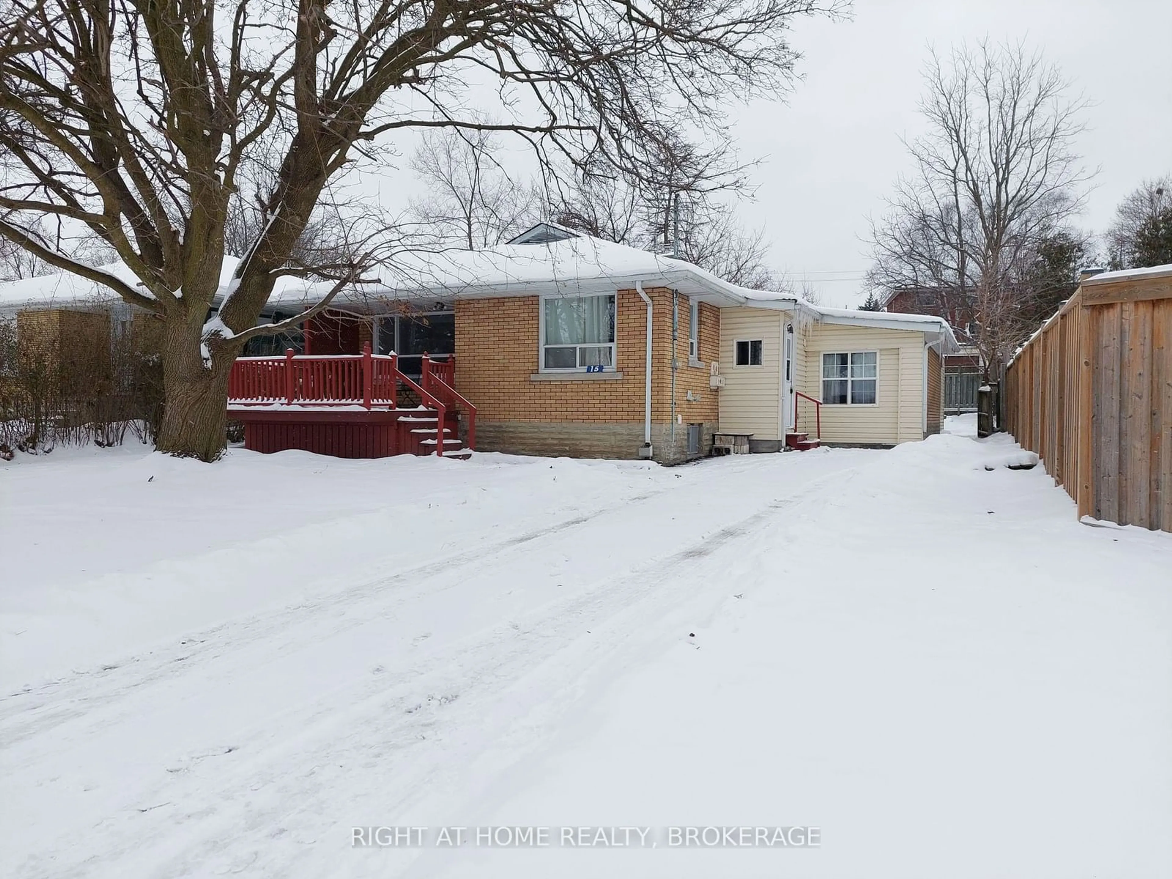 A pic from outside/outdoor area/front of a property/back of a property/a pic from drone, street for 15 Cornell Ave, Kitchener Ontario N2G 3E5