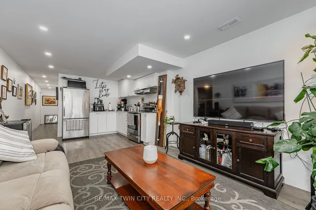 Additional property image - 16 Overlea Cres