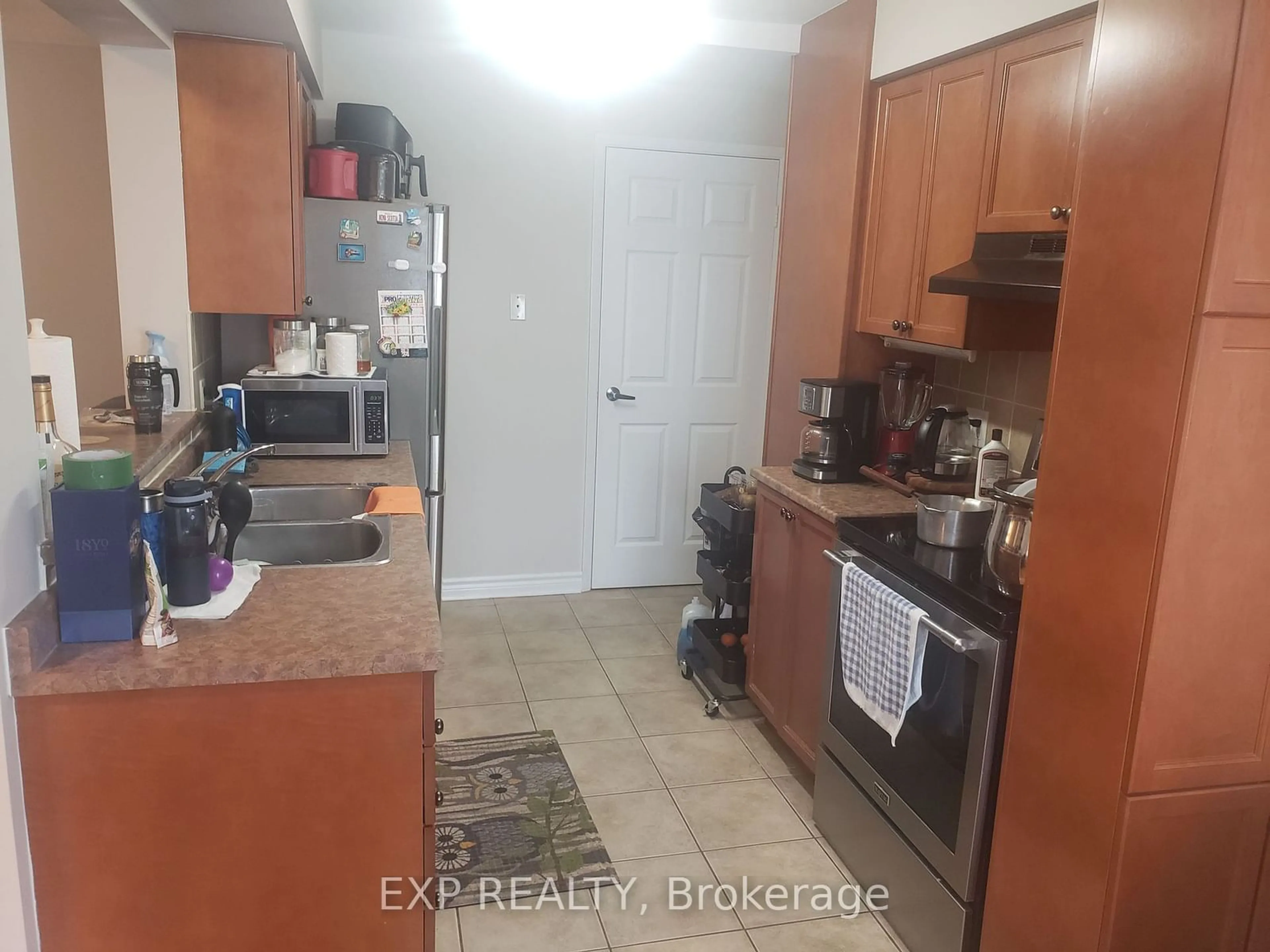 Standard kitchen, unknown for 1655 Heatherington Rd #3, Hunt Club - South Keys and Area Ontario K1V 8V8